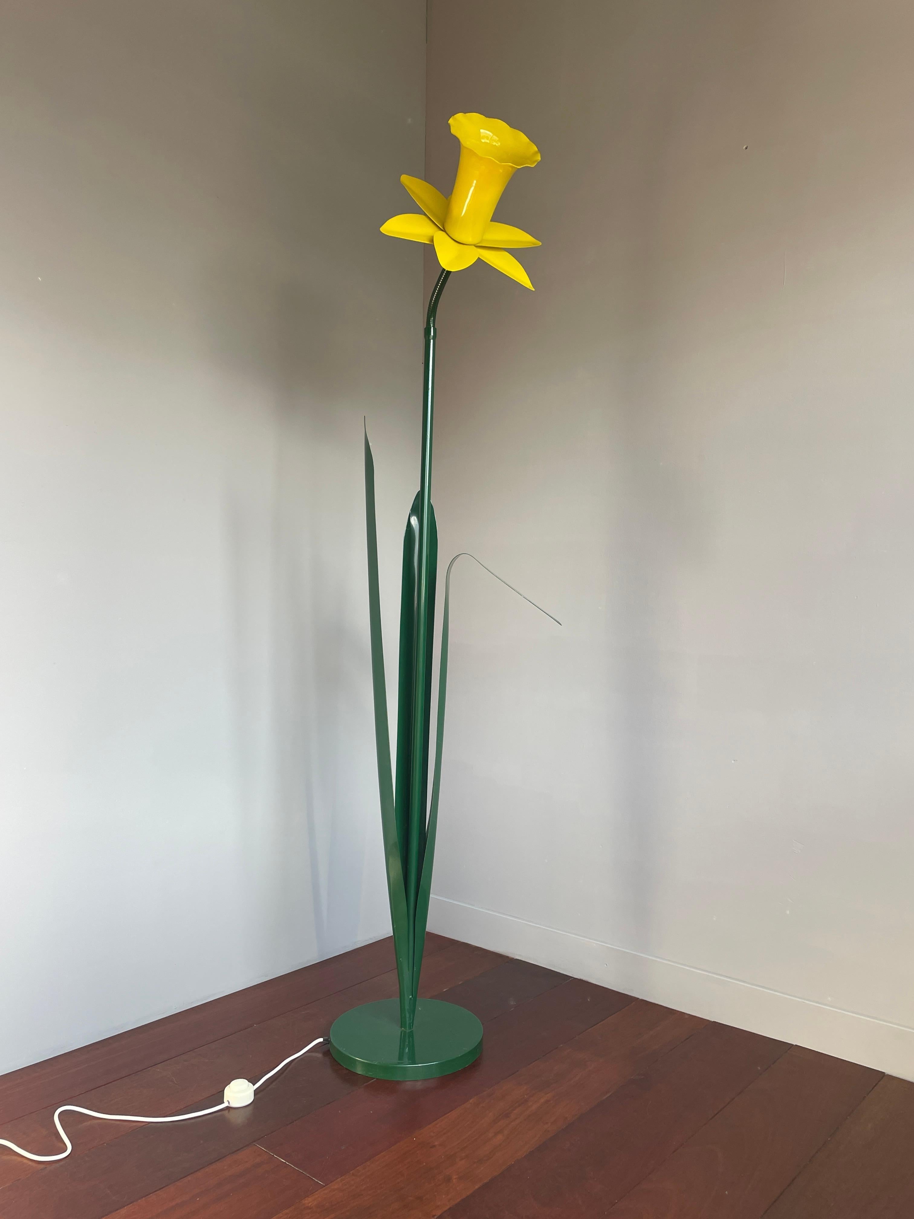 Seltene Pop Art Narzissengrün & Gelb bemalte Metall Stehlampe von Peter Bliss 9