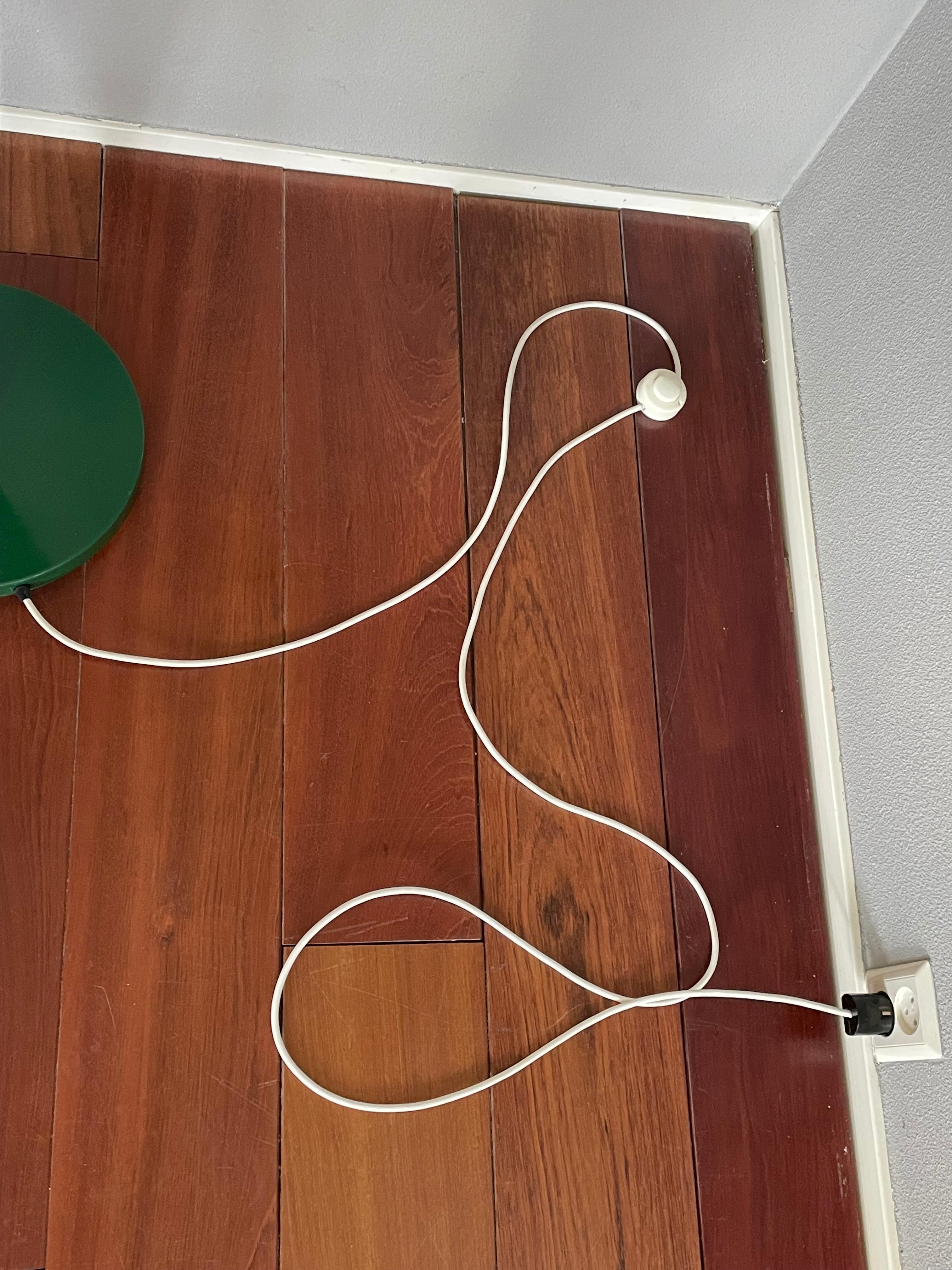 Rare Pop Art Tulip Floor Lamp in Green and Lilac Painted Metal by Bliss UK 1980s 4