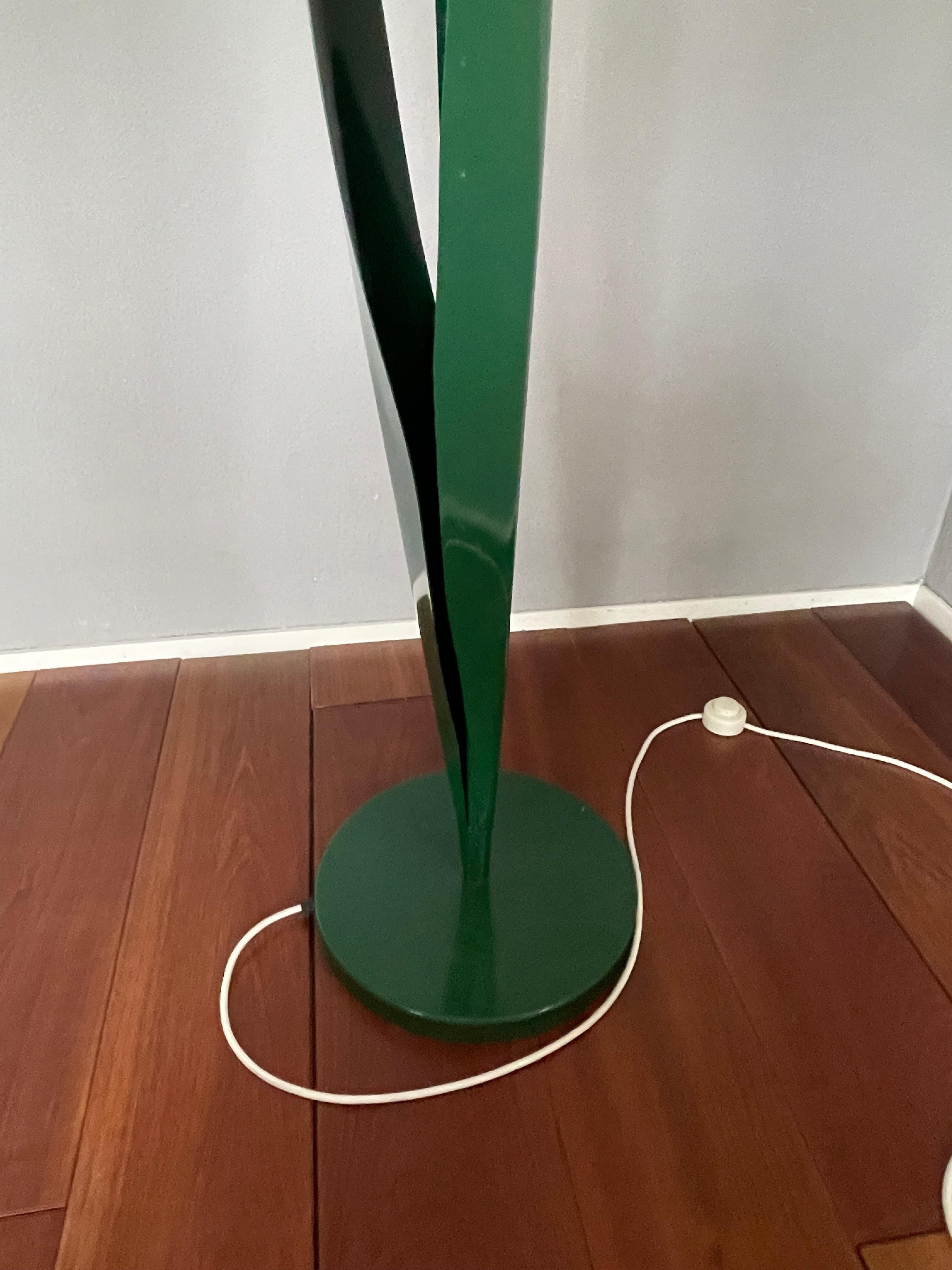 Rare Pop Art Tulip Floor Lamp in Green and Lilac Painted Metal by Bliss UK 1980s 5