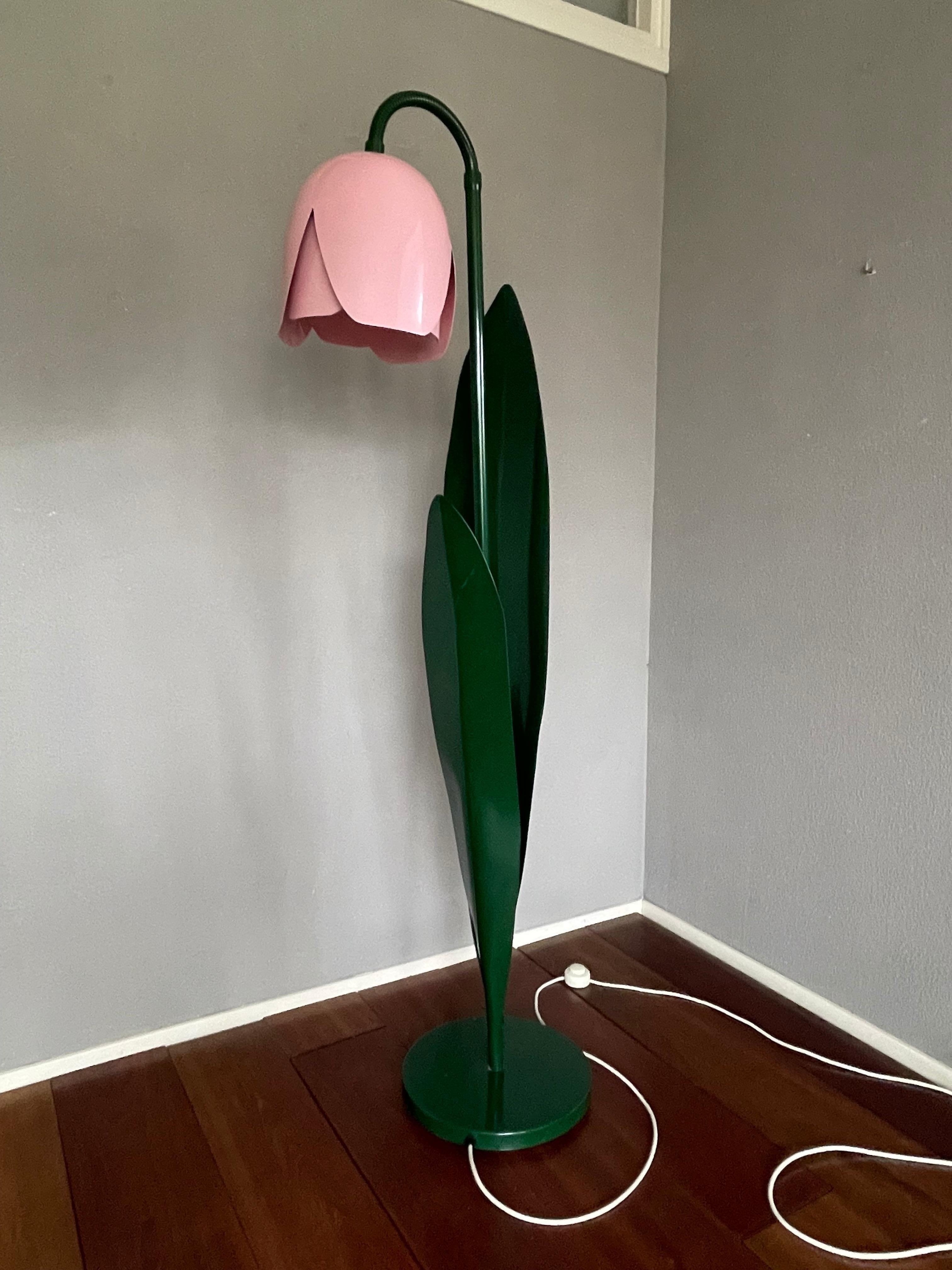 Rare Pop Art Tulip Floor Lamp in Green and Lilac Painted Metal by Bliss UK 1980s 6