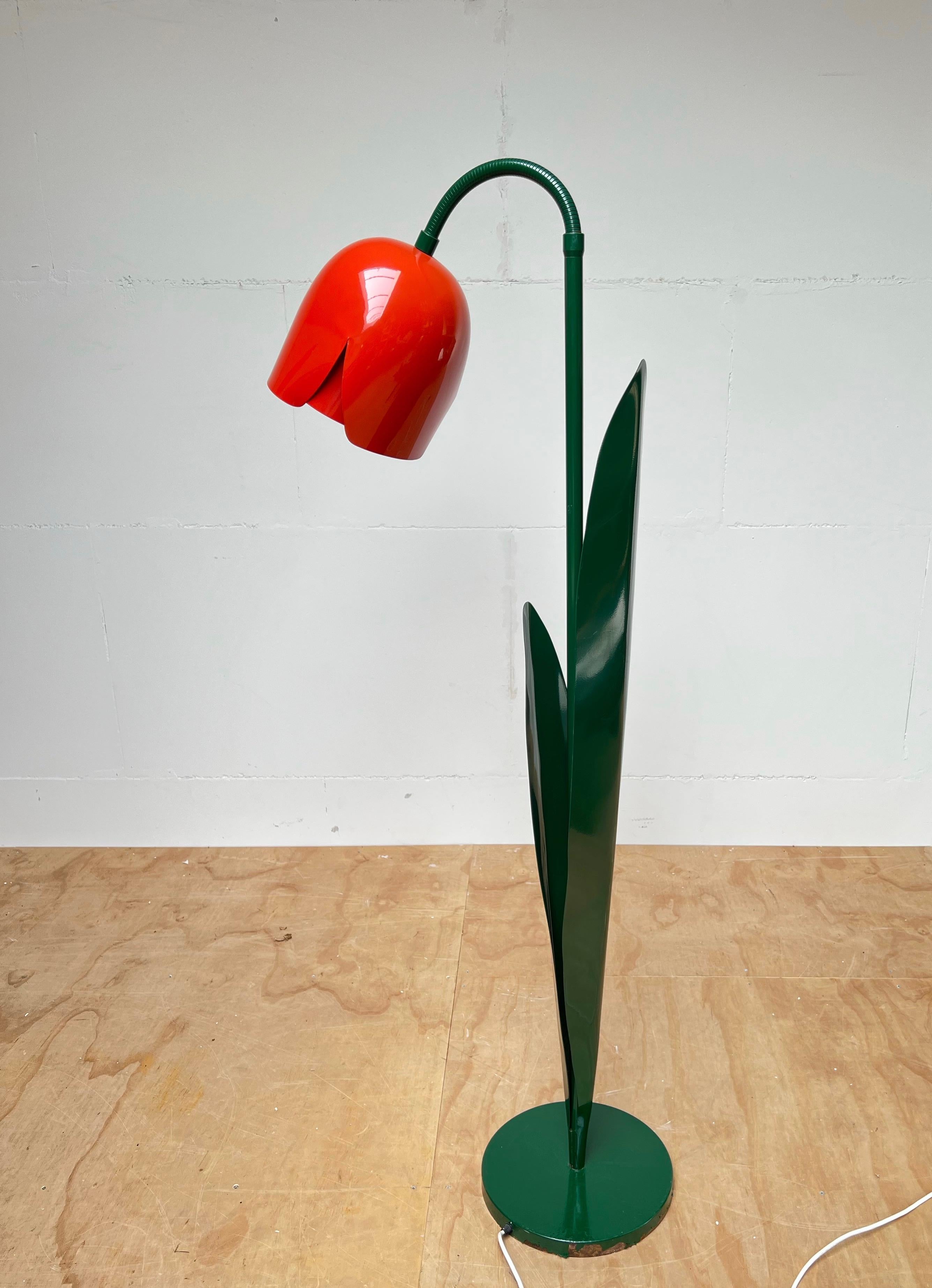 Rare Pop Art Tulip Floor Lamp in Green and Red Painted Metal by Bliss UK 1980s 2