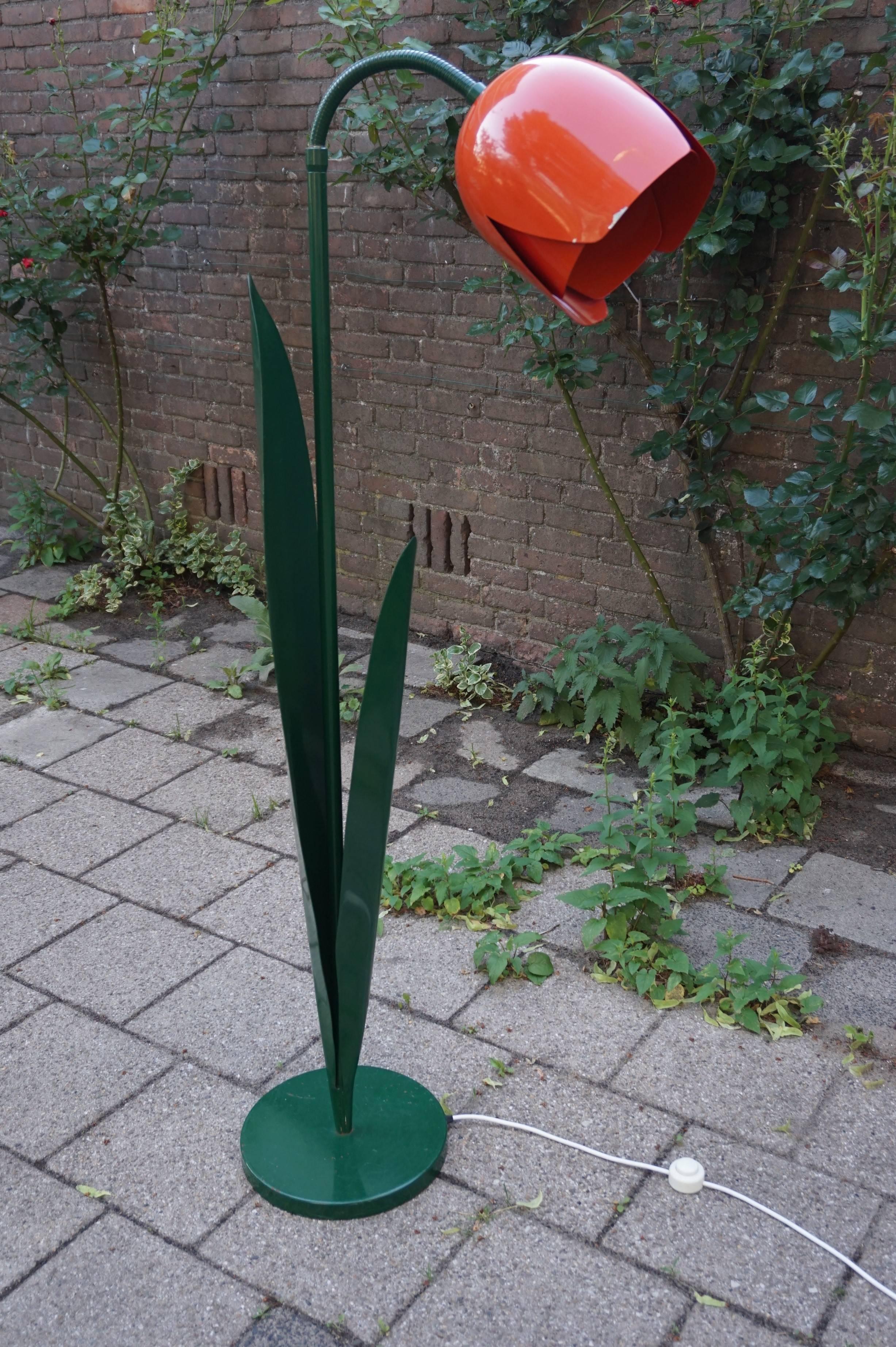 Rare Pop Art Tulip Floor Lamp in Green and Red Painted Metal by Bliss UK 1980s 2