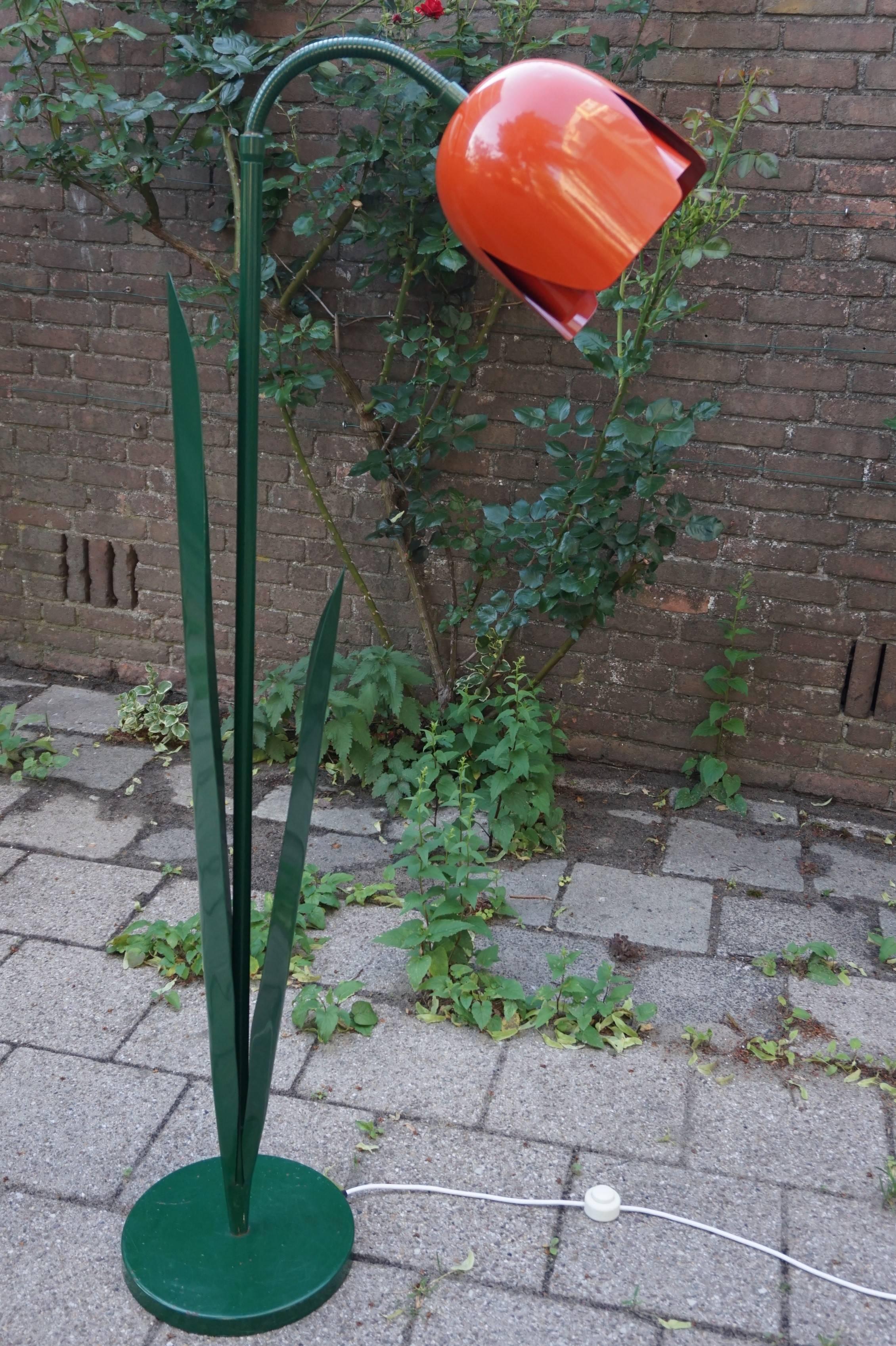 Rare Pop Art Tulip Floor Lamp in Green and Red Painted Metal by Bliss UK 1980s 7