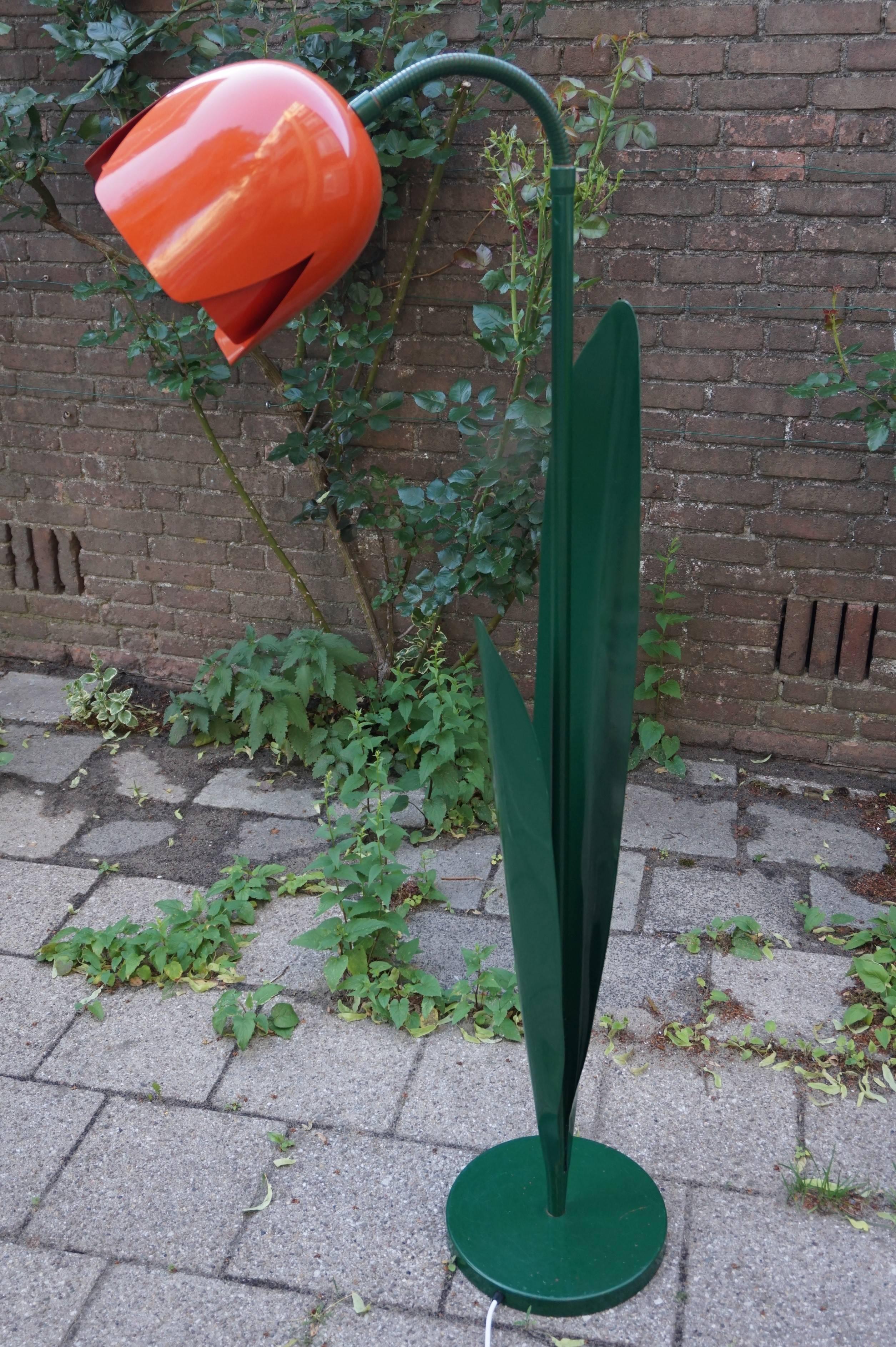 Seltene Pop-Art-Tulpen-Stehlampe aus grünem und rot lackiertem Metall von Bliss UK 1980er Jahre (Postmoderne)