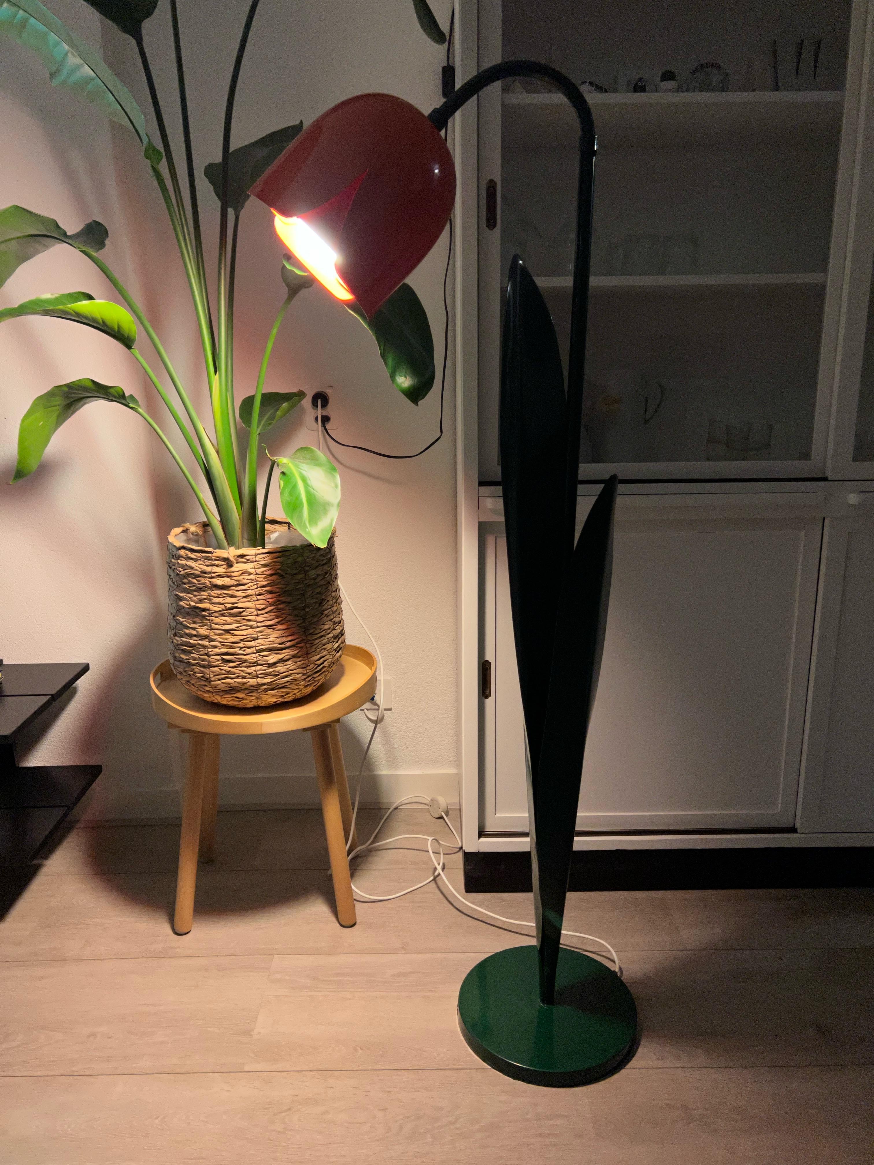 Post-Modern Rare Pop Art Tulip Floor Lamp in Green and Red Painted Metal by Bliss UK 1980s