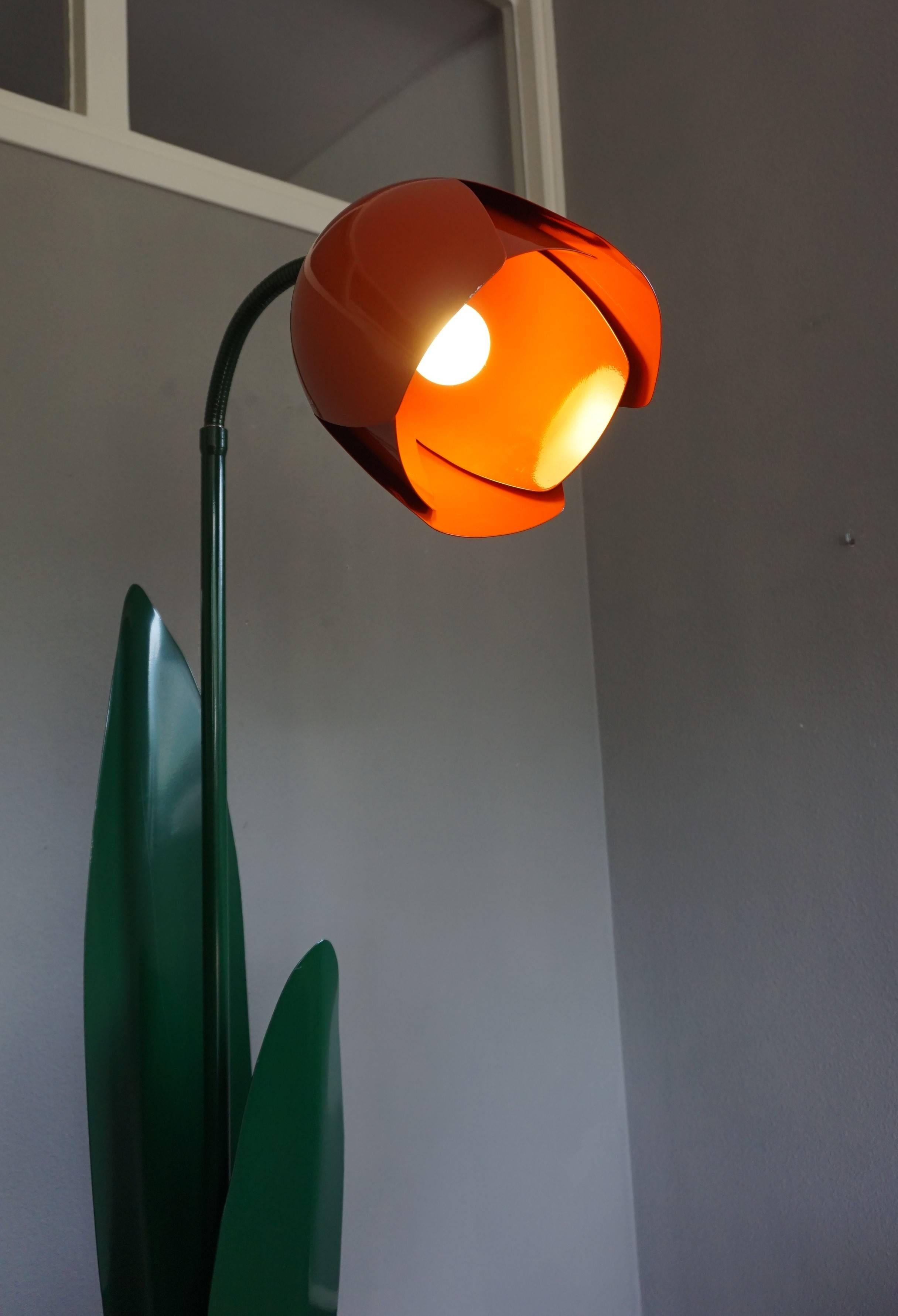 Post-Modern Rare Pop Art Tulip Floor Lamp in Green and Red Painted Metal by Bliss UK 1980s