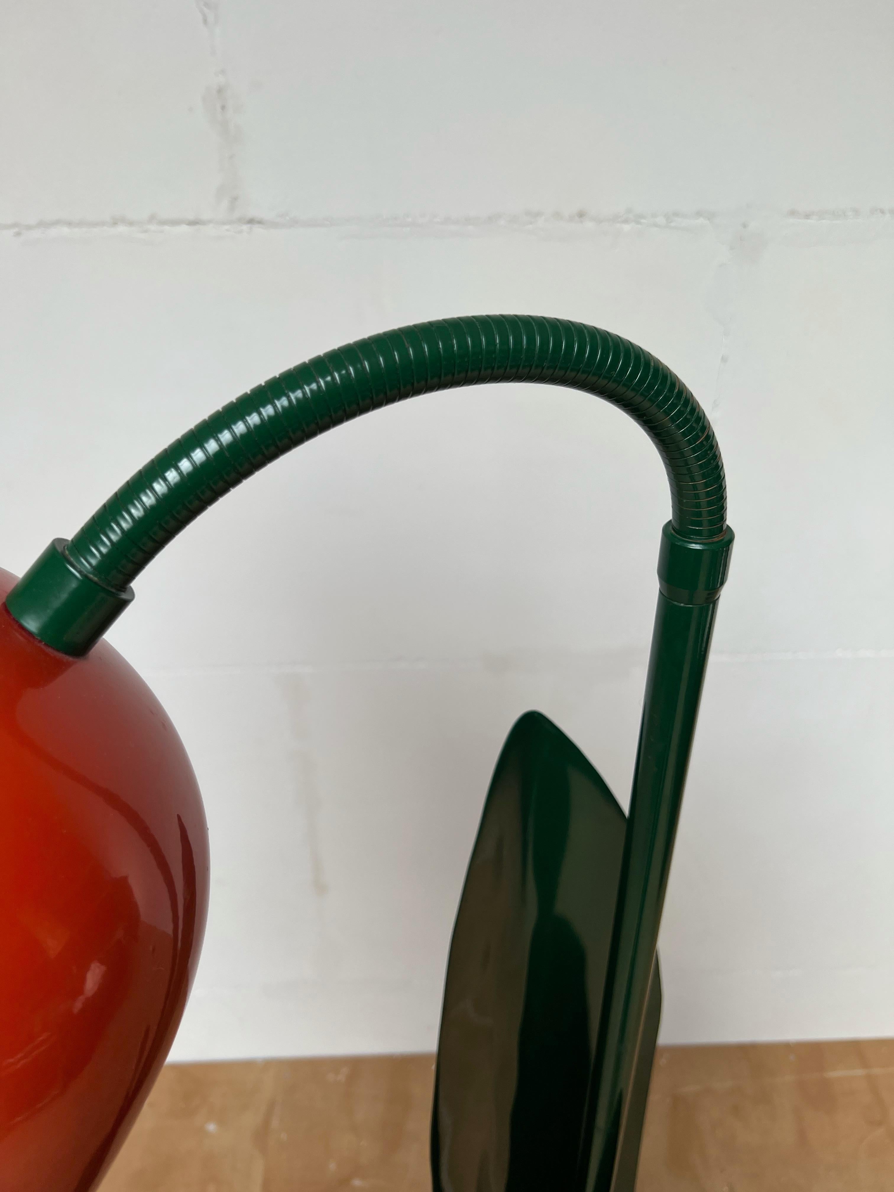 20th Century Rare Pop Art Tulip Floor Lamp in Green and Red Painted Metal by Bliss UK 1980s