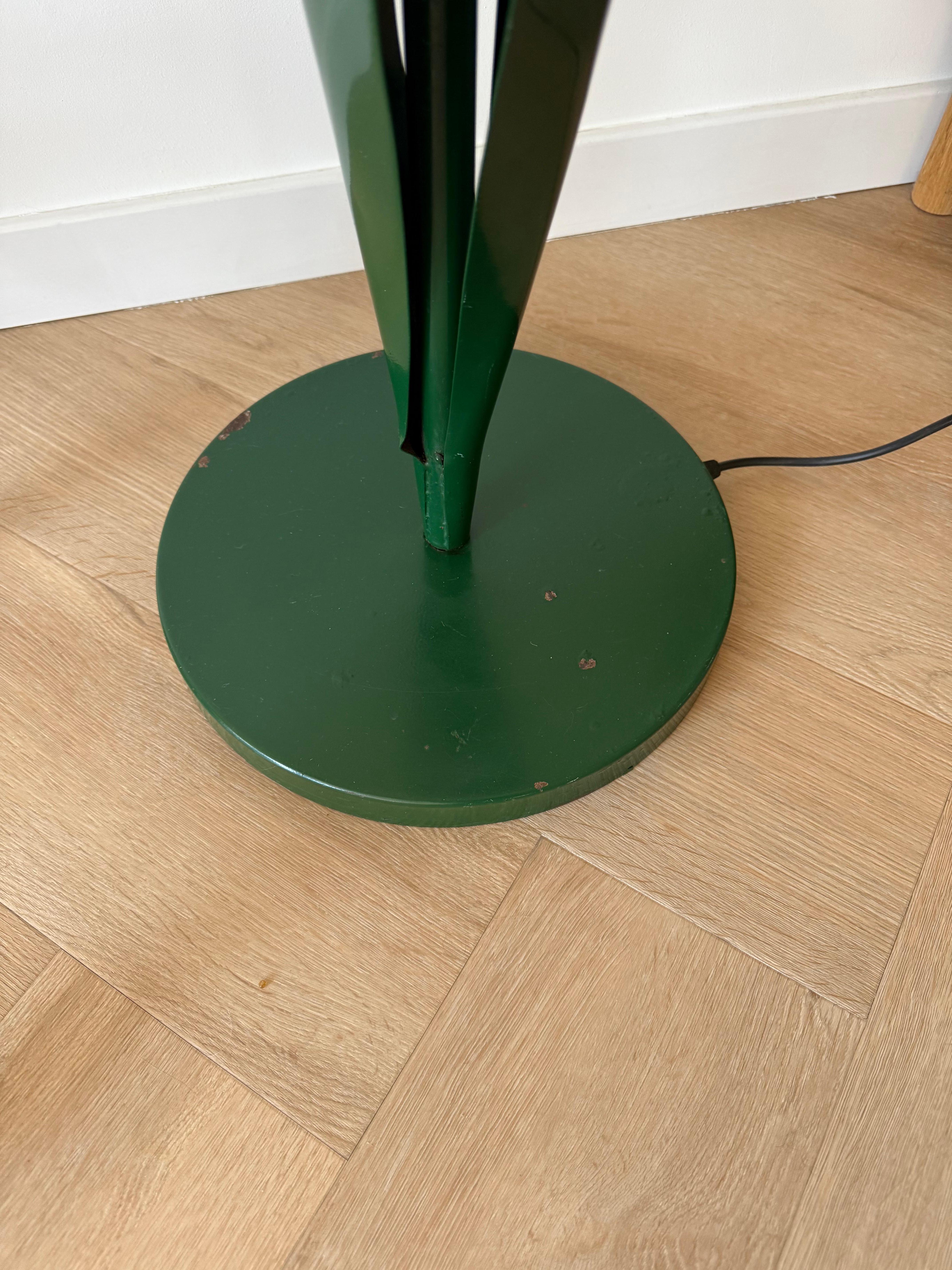 Seltene Pop Art Tulip Stehlampe in grün & rot lackiertem Metall von Peter Bliss 1980er Jahre im Angebot 13
