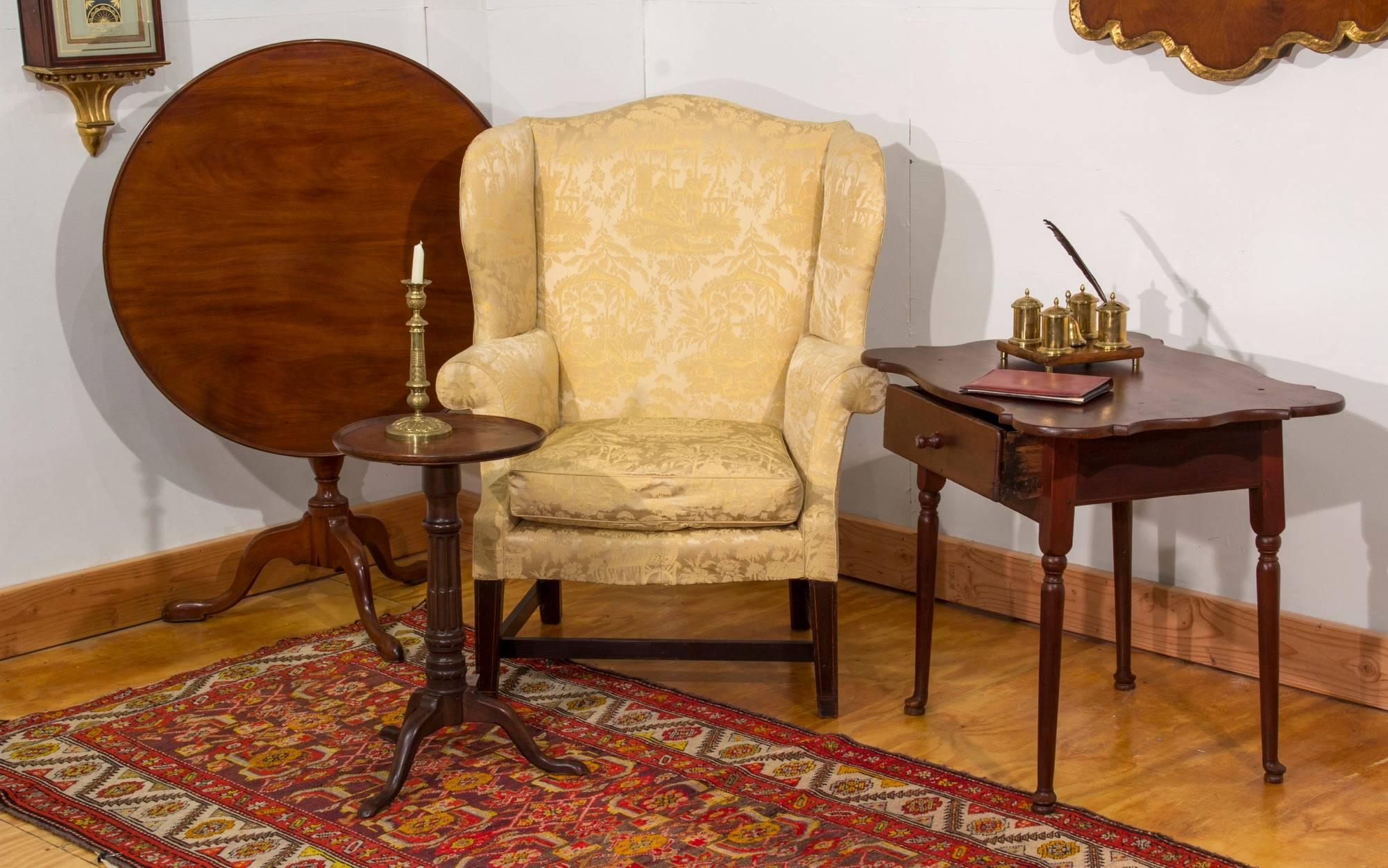 Rare Porringer Top Queen Anne Side Table with Single Drawer, circa 1750-1760 For Sale 2