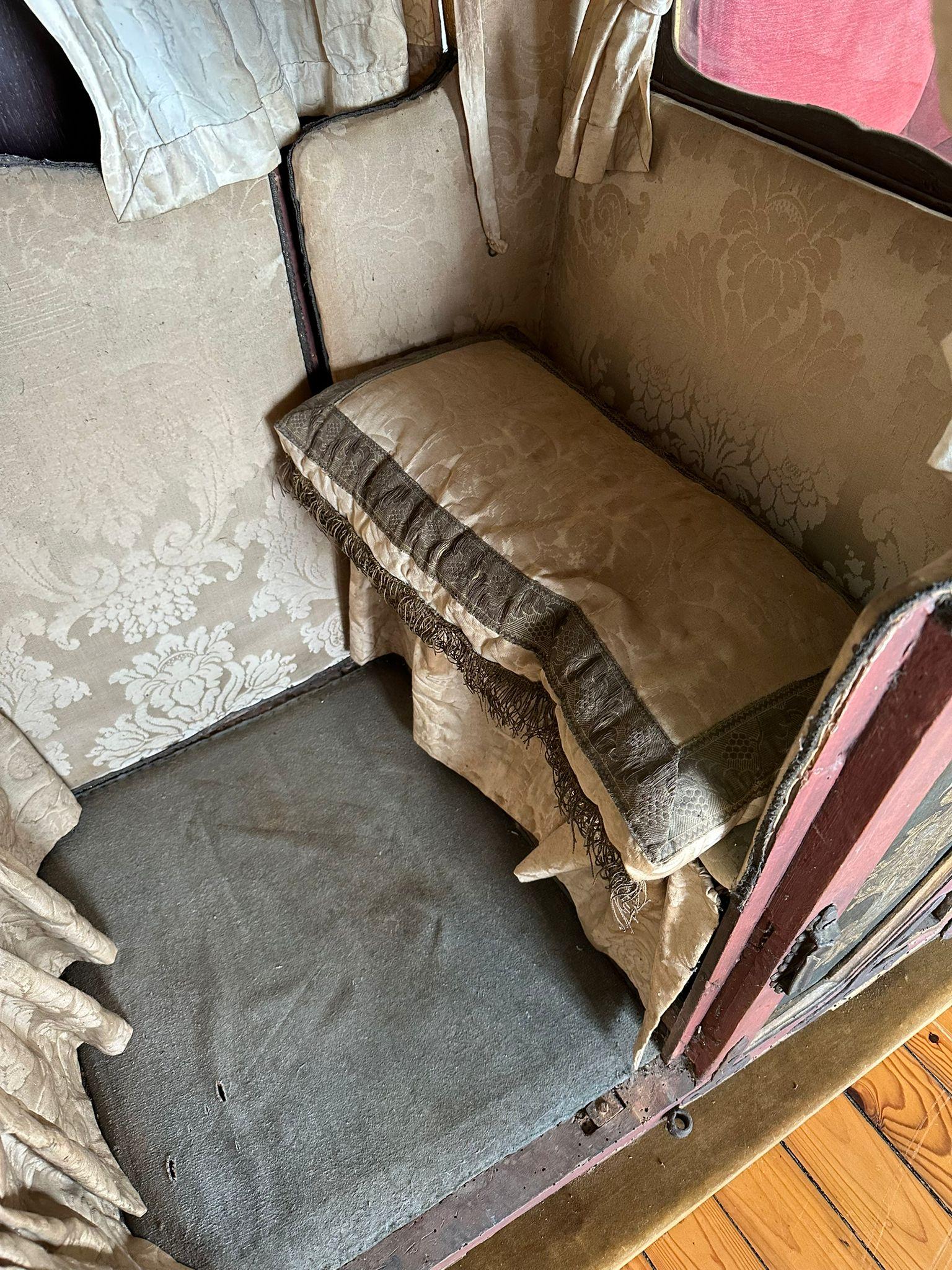 Rare Portuguese Sedan Chair 18th Century For Sale 6