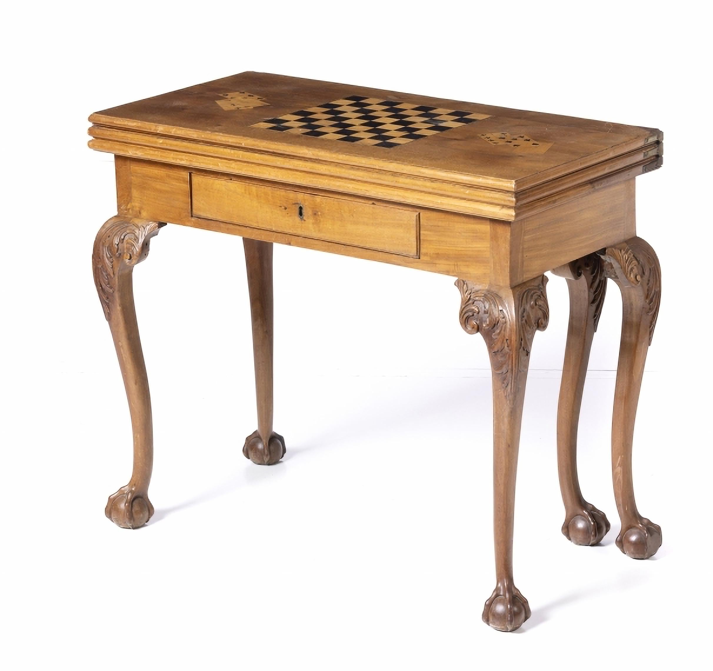 RARE PORTUGUESE THREE TOP GAME TABLE D. JOÃO V

of the 18th Century
in Vinhatic wood, with hawthorn and rosewood inlays. With three tops.
First top, with inlaid satinwood and ebony 