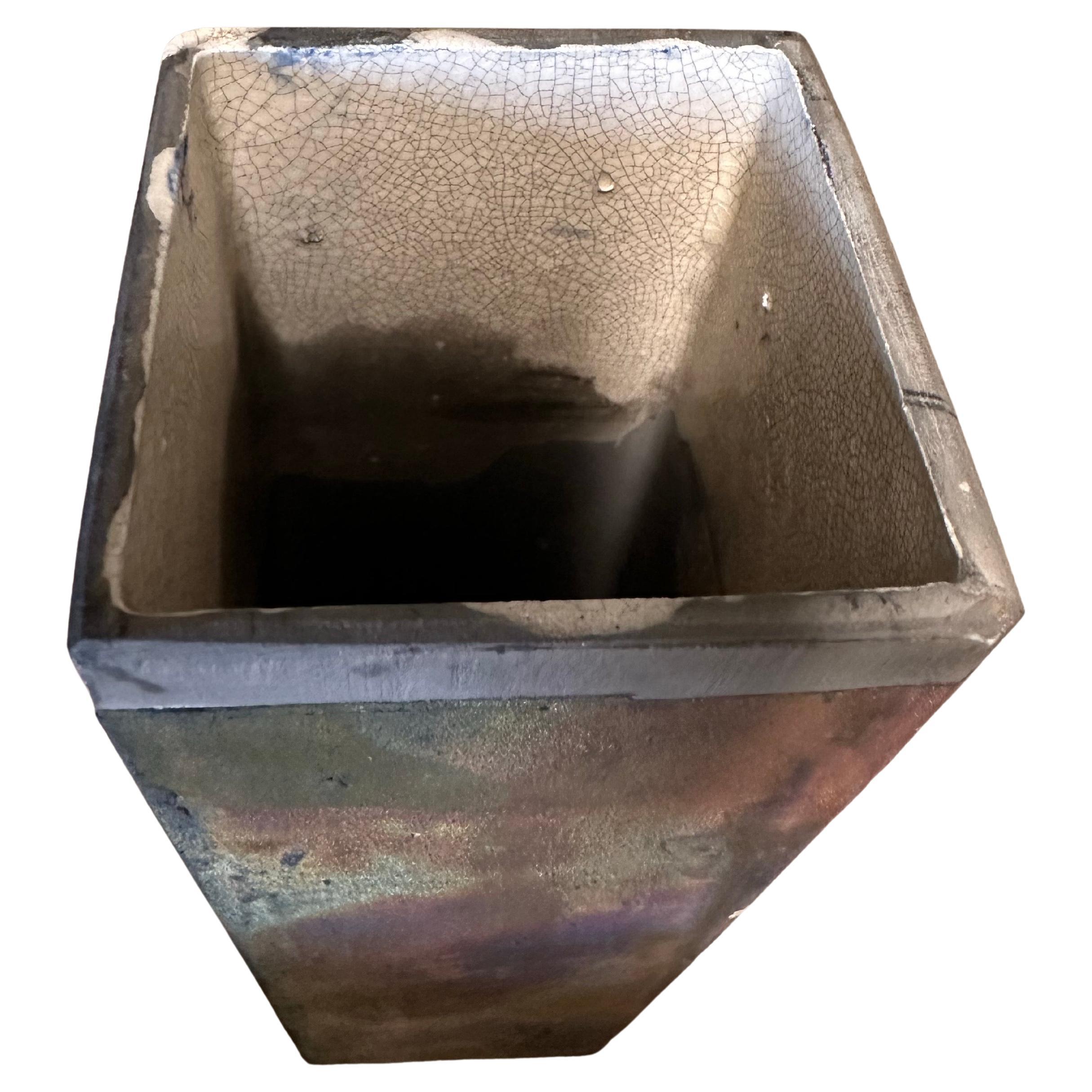 Poteries Rare vase de poterie post-moderne en céramique Raku signé par l'artiste dans les années 1980 en vente