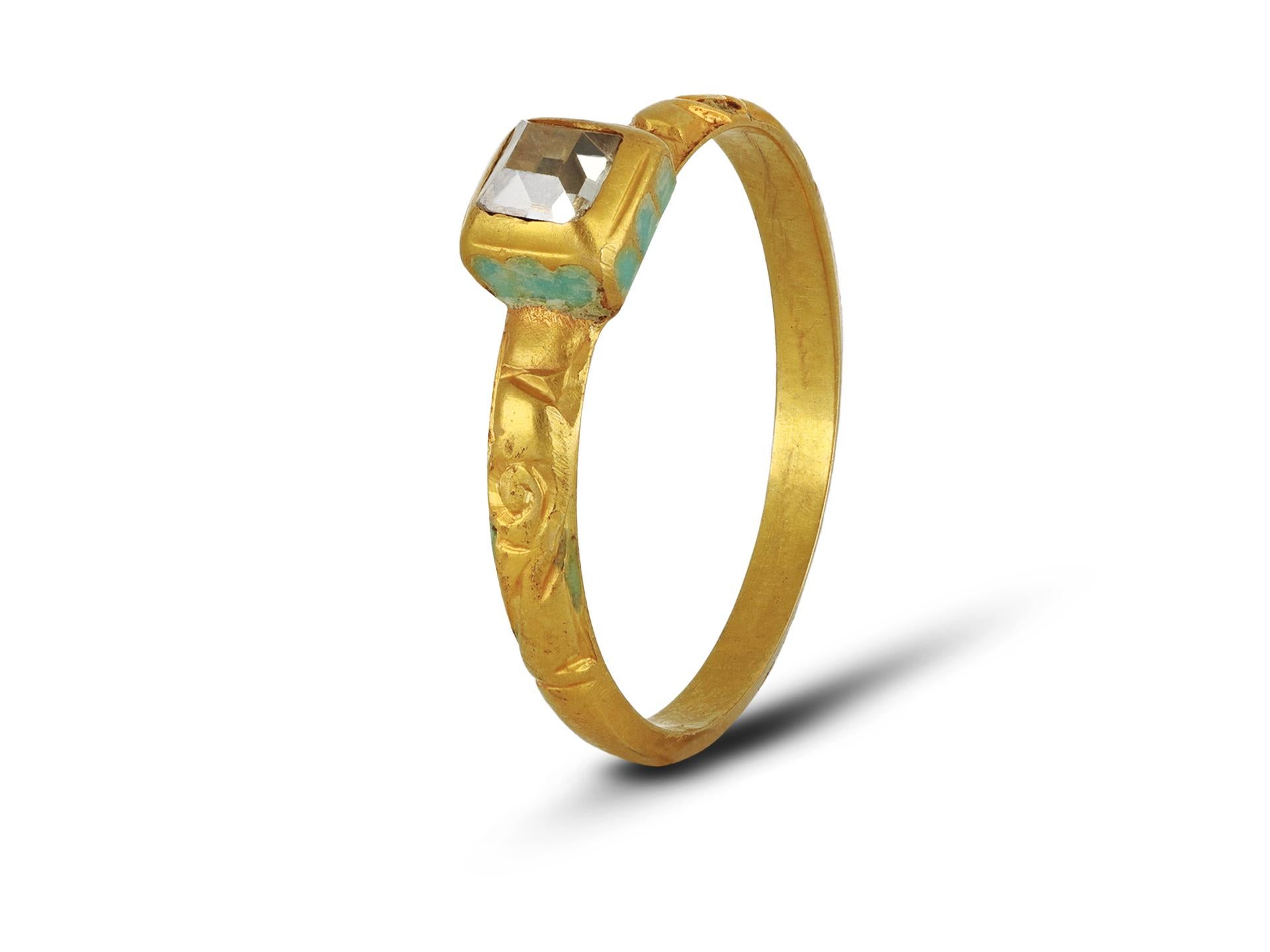 Rinascimento Raro anello post-medievale con diamanti e smalto, circa 1550-1650 in vendita