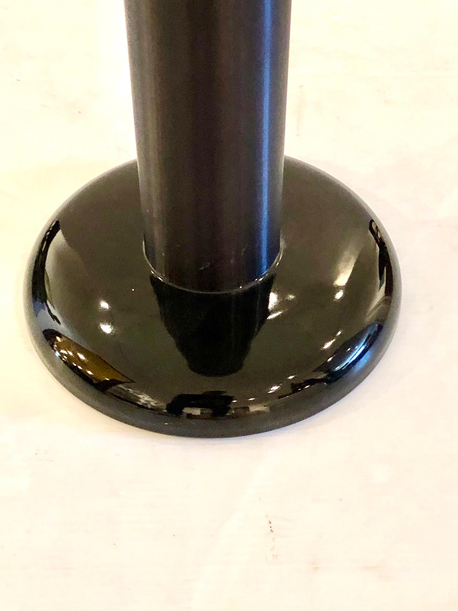Rare Postmodern Memphis Cocktail End Table by Kaiser-Newman In Good Condition In San Diego, CA