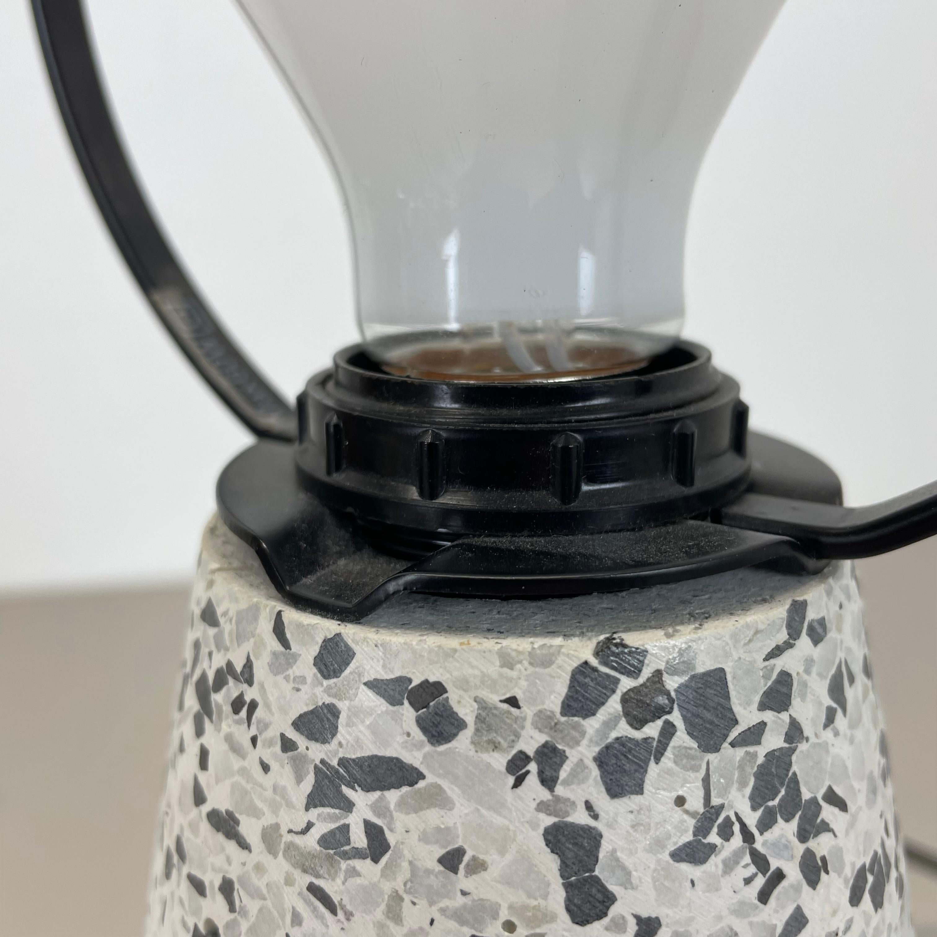 Rare lampe de bureau postmoderne de style Memphis en terrazzo « EON » par IKEA, Suède, années 1990 en vente 8