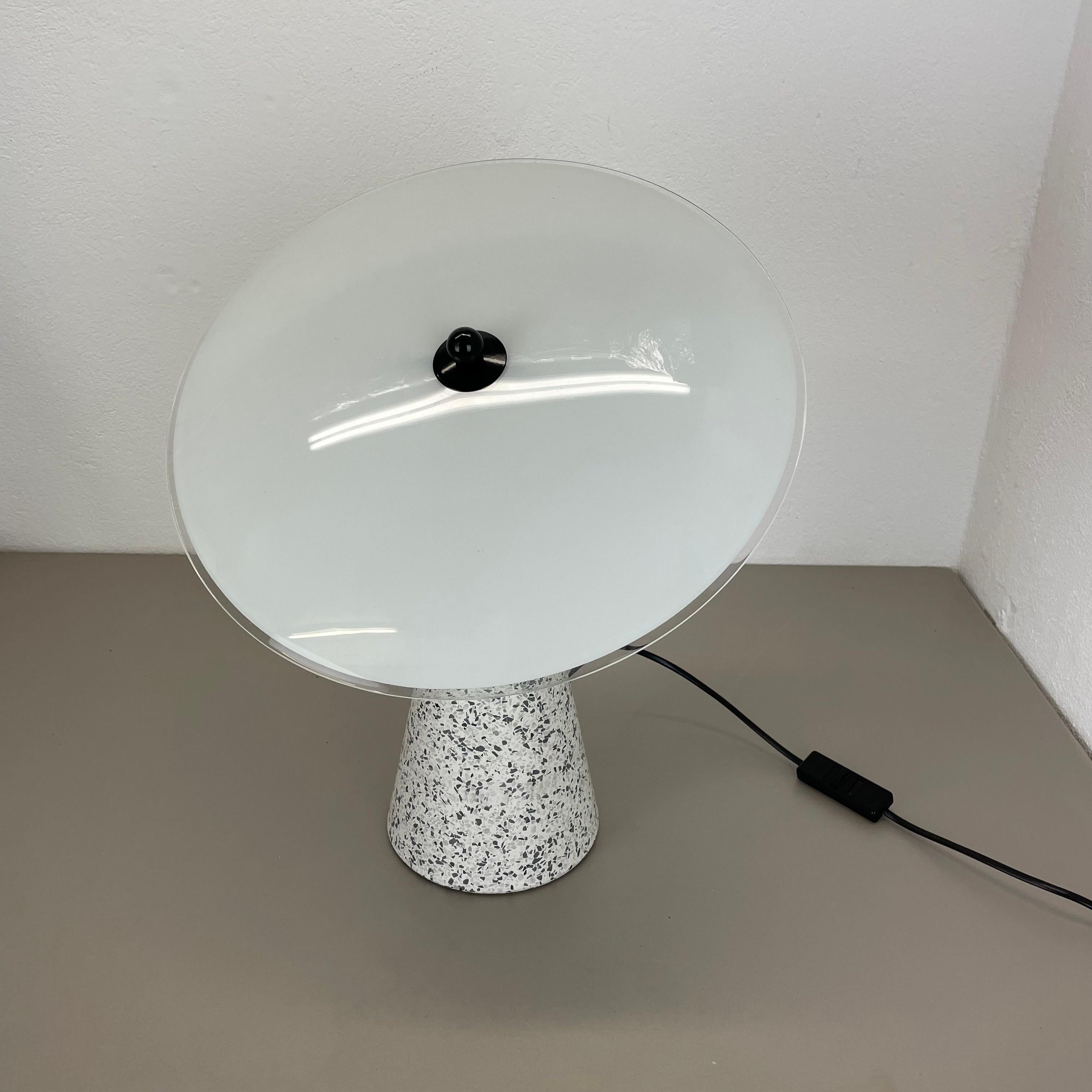 Mid-Century Modern Rare lampe de bureau postmoderne de style Memphis en terrazzo « EON » par IKEA, Suède, années 1990 en vente