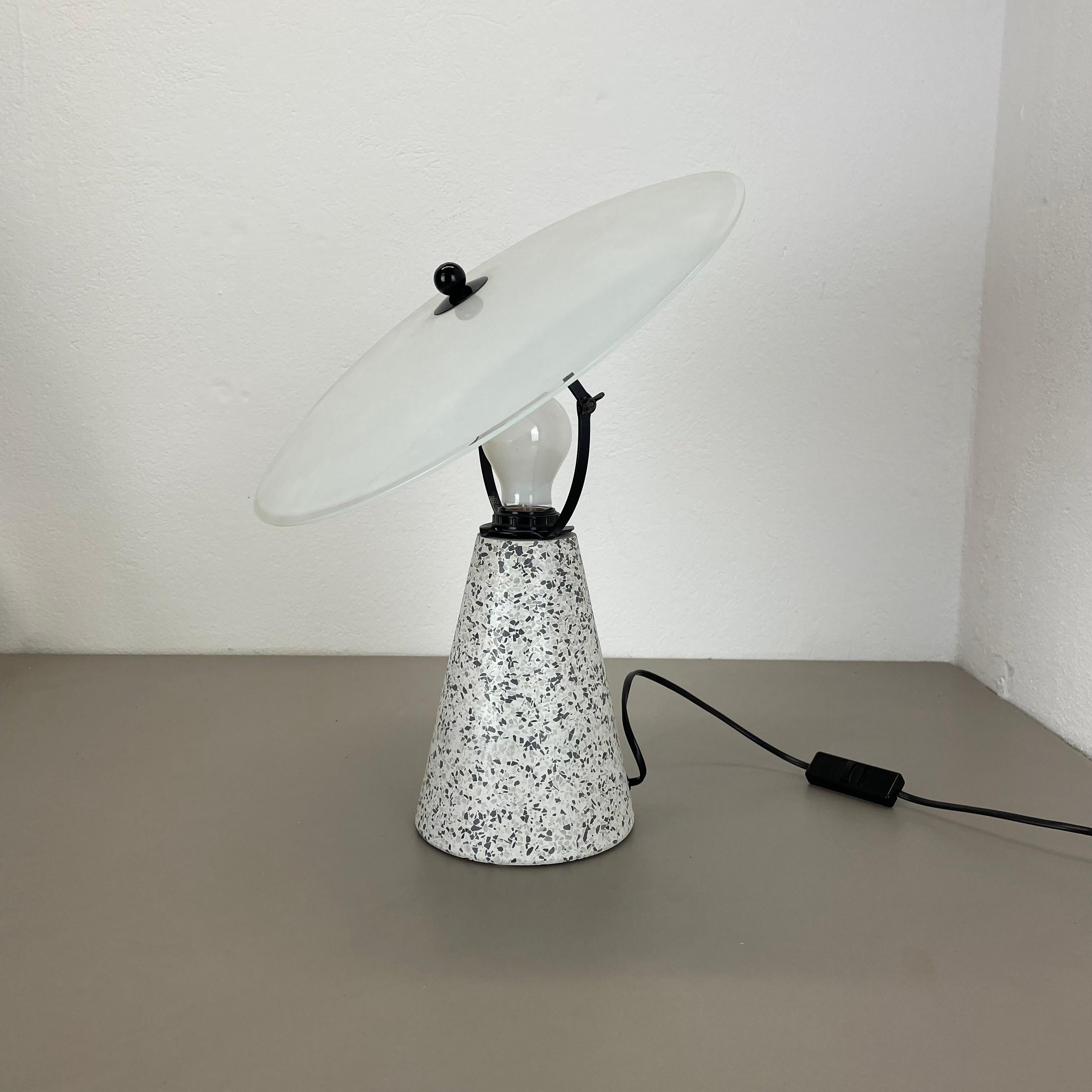 Rare lampe de bureau postmoderne de style Memphis en terrazzo « EON » par IKEA, Suède, années 1990 Bon état - En vente à Kirchlengern, DE