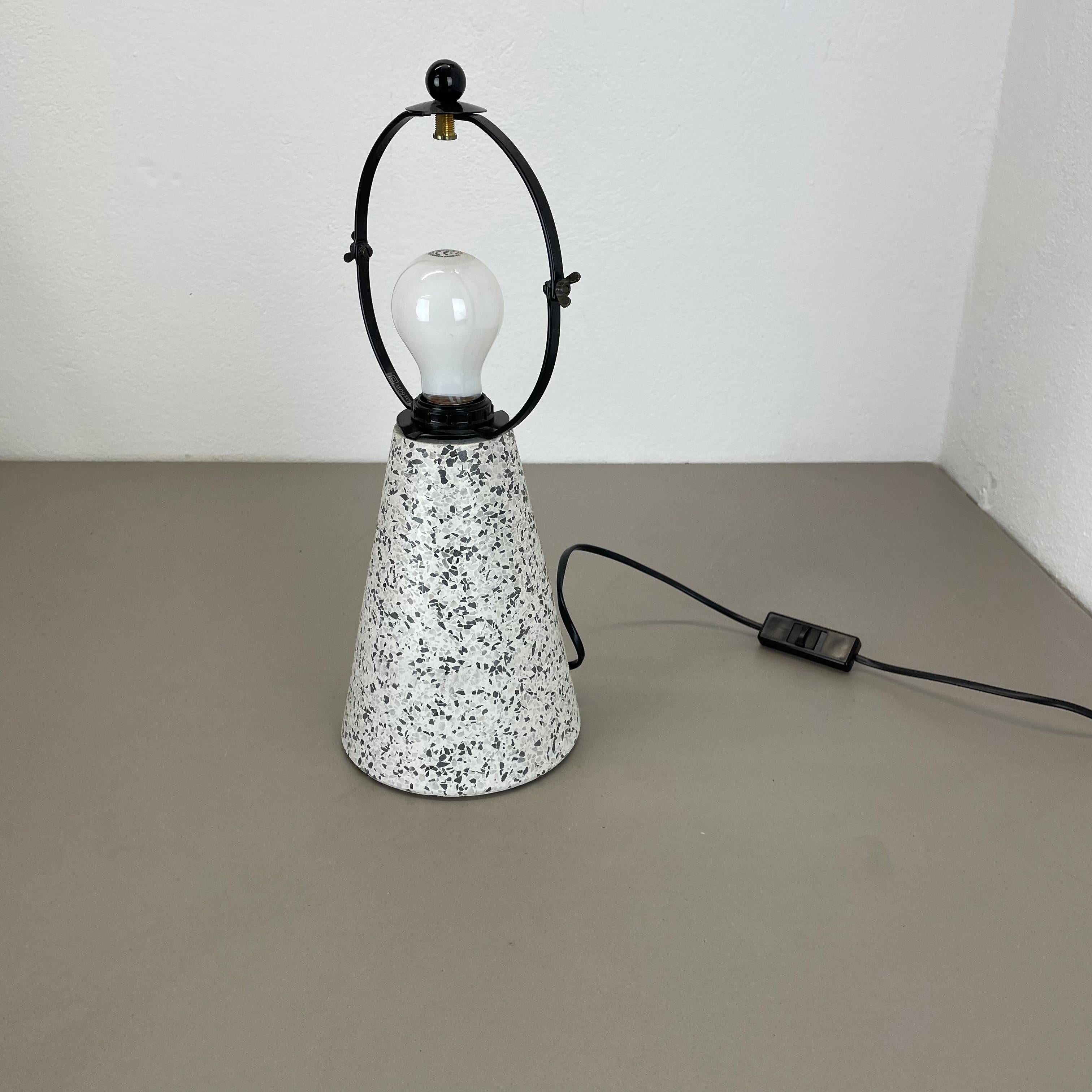 20ième siècle Rare lampe de bureau postmoderne de style Memphis en terrazzo « EON » par IKEA, Suède, années 1990 en vente
