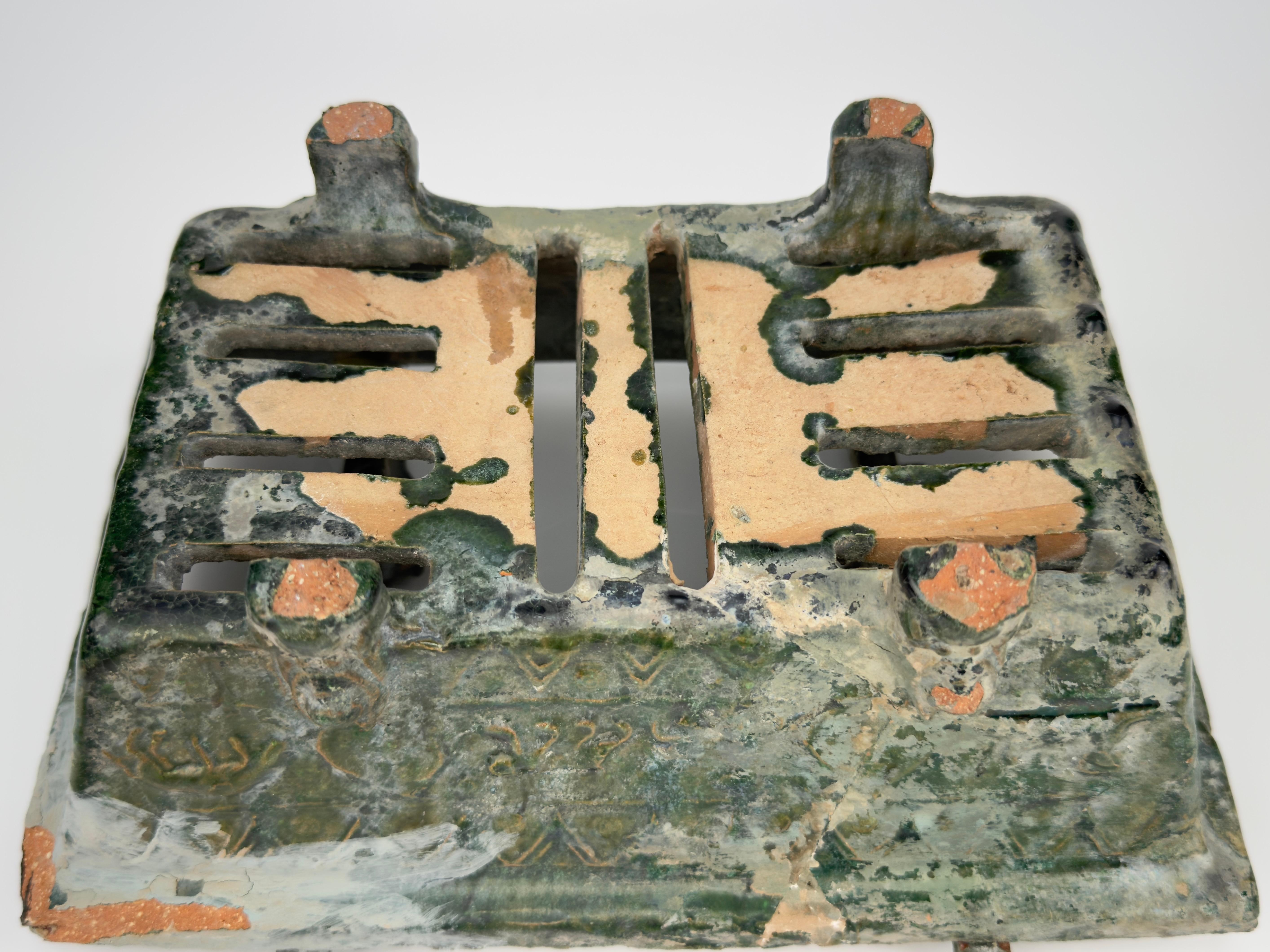 Rare brasero rectangulaire en poterie avec des cigales à glaçure verte, Dynastie Han en vente 5