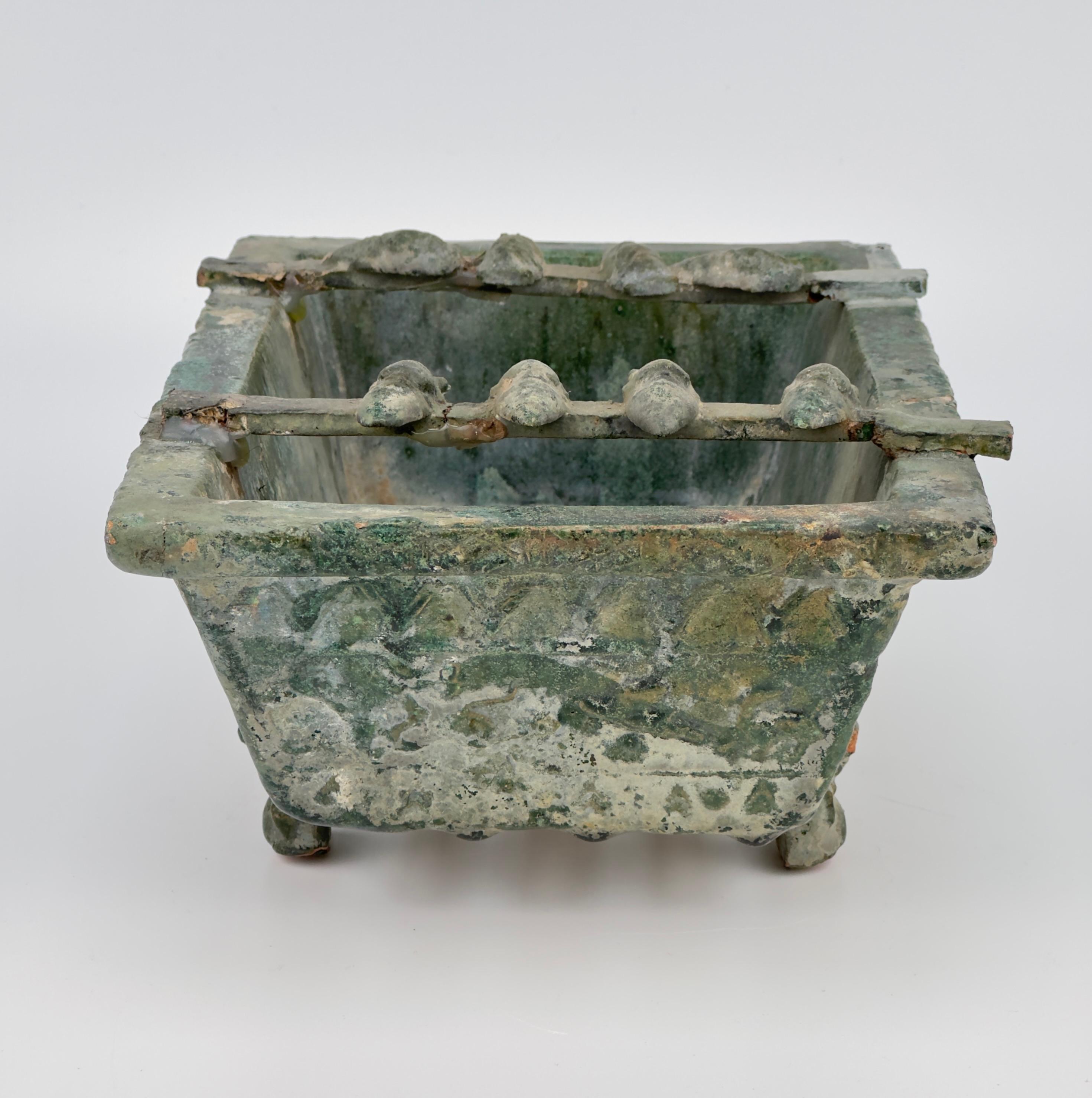 Rare Pottery Rectangular Brazier with cicadas in Green Glaze, Han Dynasty In Good Condition For Sale In seoul, KR