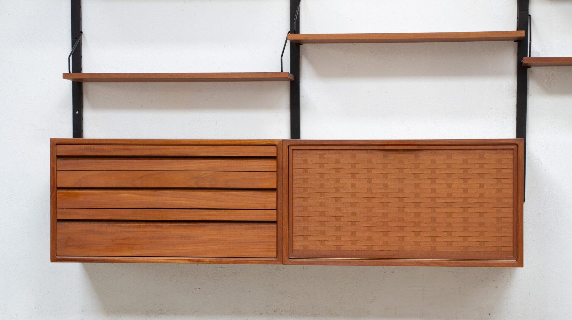 Rare Poul Cadovius Royal system Bookcase with drop-leaf Table, 1960’s Escandinavo moderno en venta