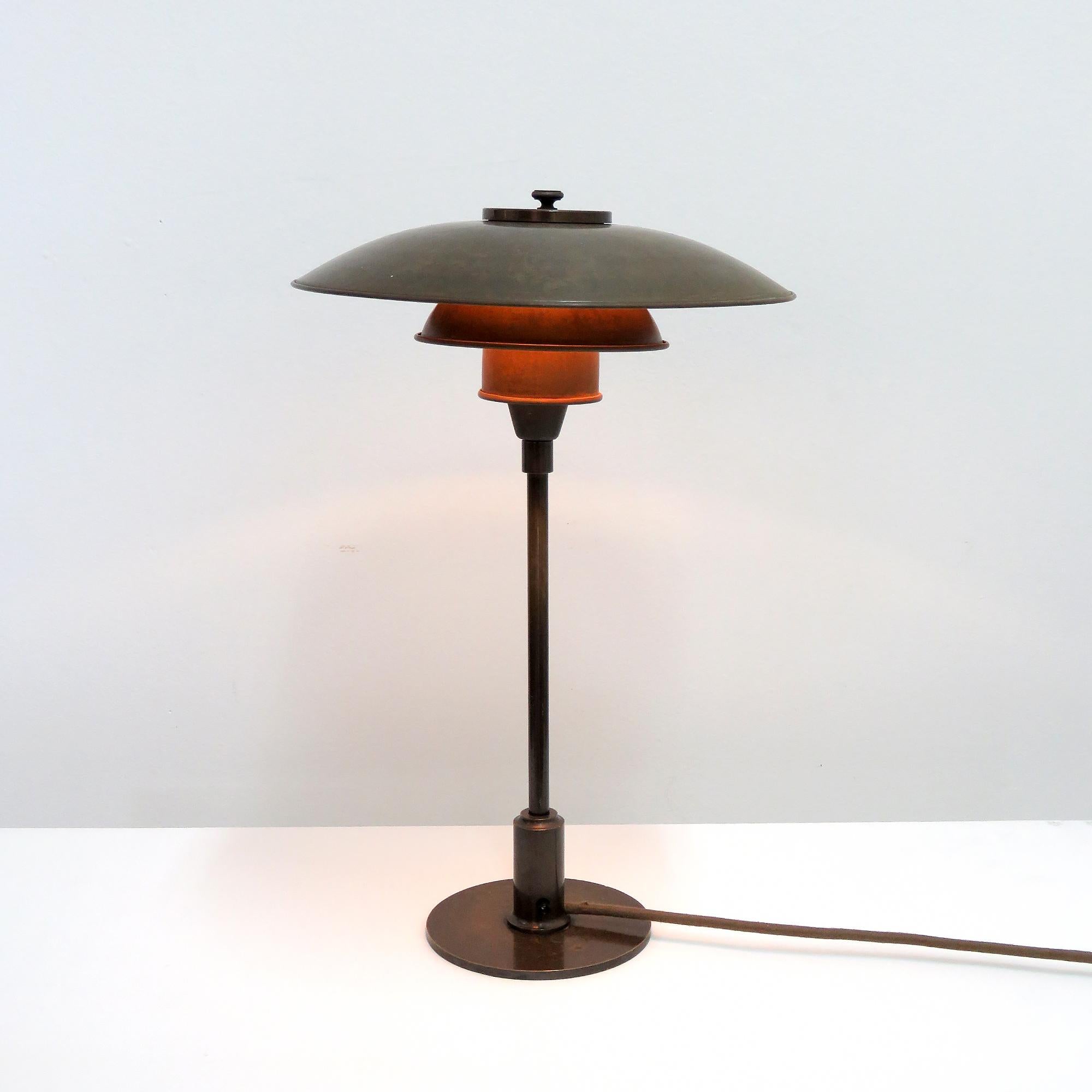 Rare Poul Henningsen Copper PH 3/2 Table Lamp, 1930 in vendita 3