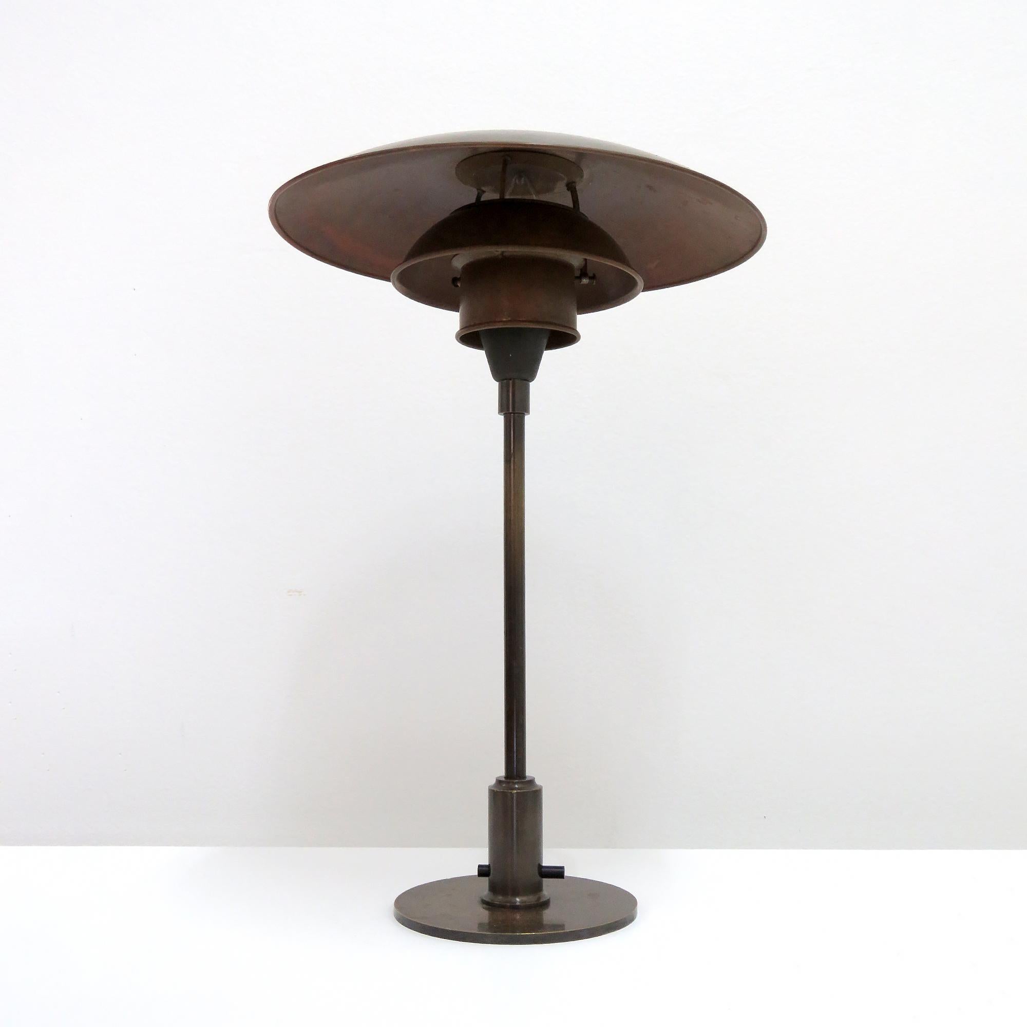 Scandinavo moderno Rare Poul Henningsen Copper PH 3/2 Table Lamp, 1930 in vendita