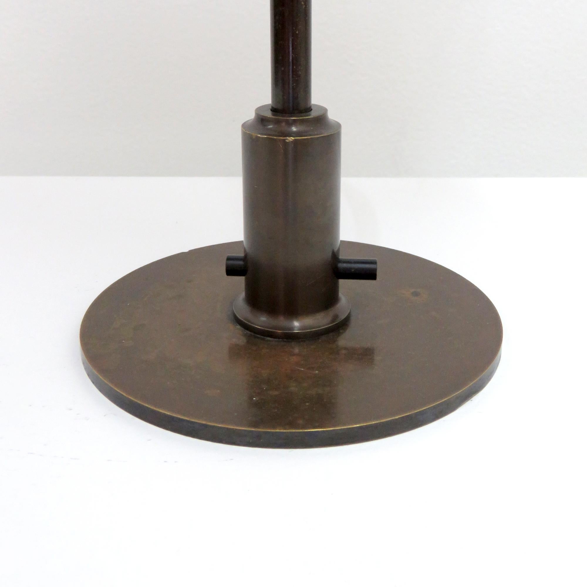 Metà XX secolo Rare Poul Henningsen Copper PH 3/2 Table Lamp, 1930 in vendita