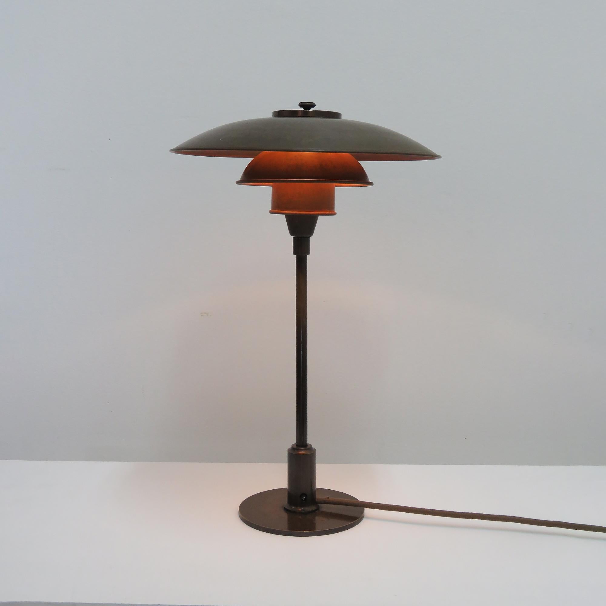 Rare Poul Henningsen Copper PH 3/2 Table Lamp, 1930 in vendita 1