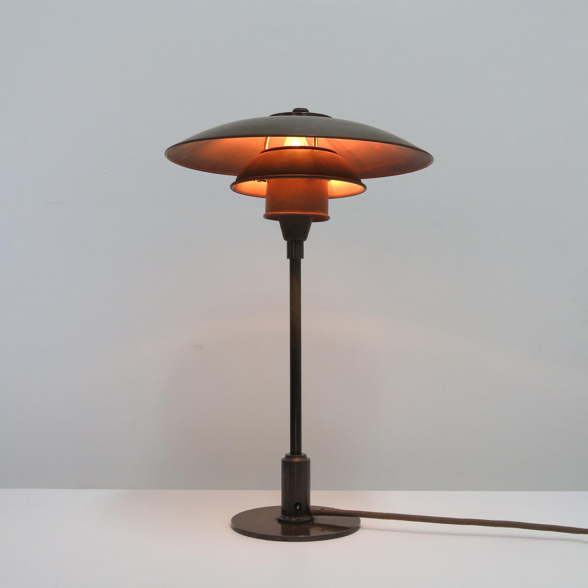 Rare Poul Henningsen Copper PH 3/2 Table Lamp, 1930 in vendita 2