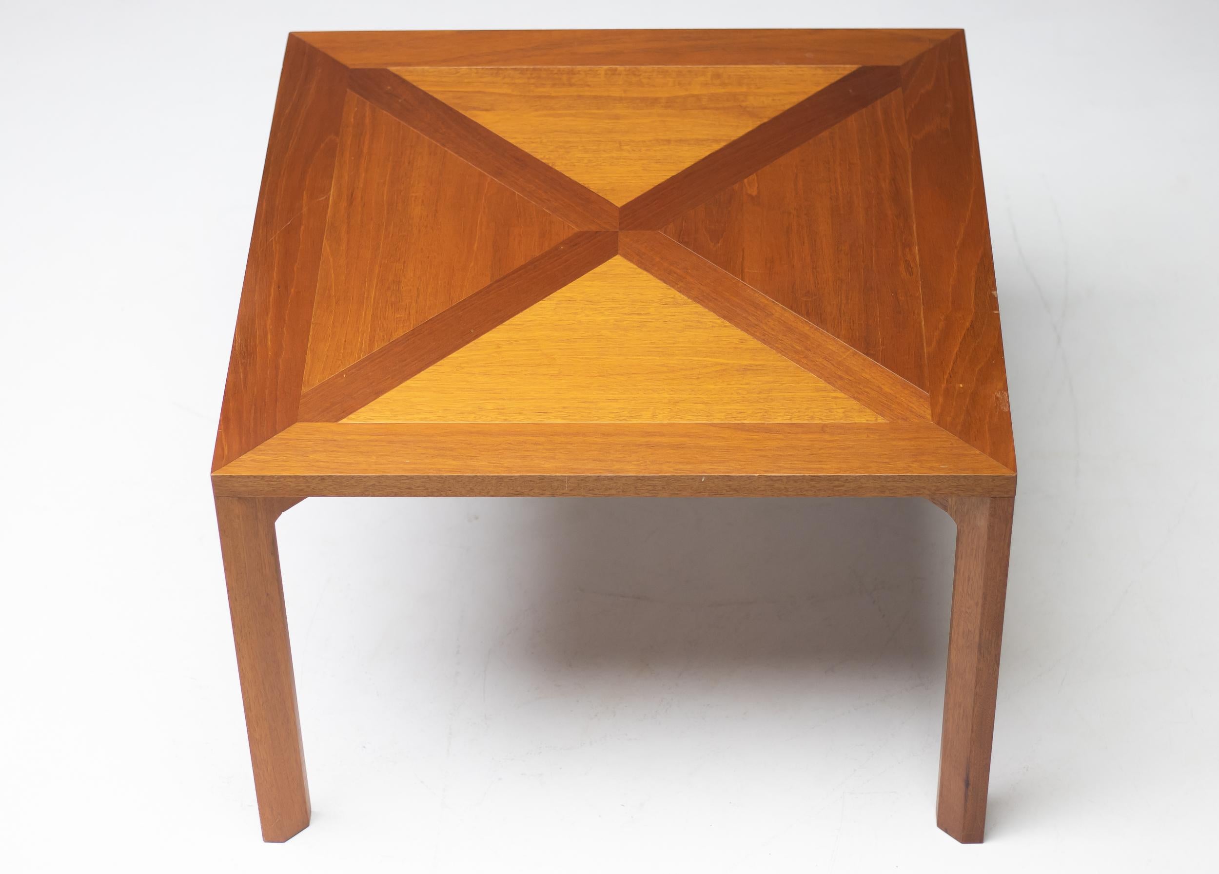 Danois Rare table basse PK70 de Poul Kjærholm en vente