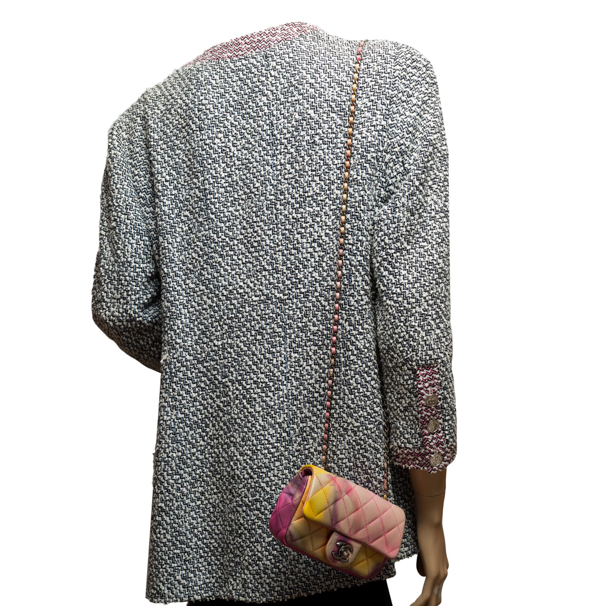 Chanel - Mini sac à bandoulière intemporel Power Flower en cuir multicolore, SHW en vente 7