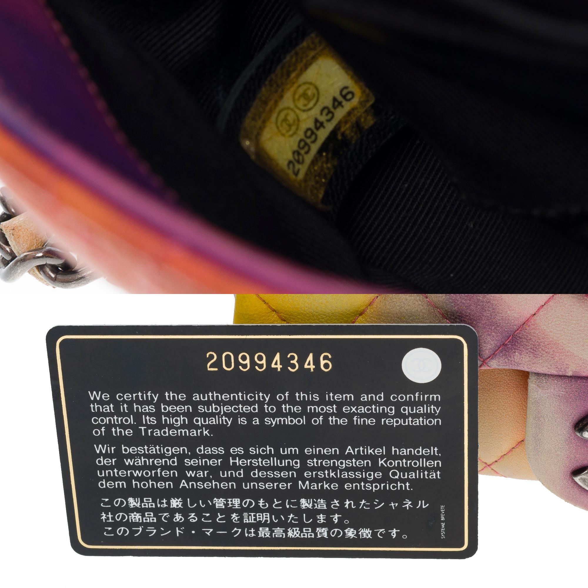 Chanel - Mini sac à bandoulière intemporel Power Flower en cuir multicolore, SHW en vente 2