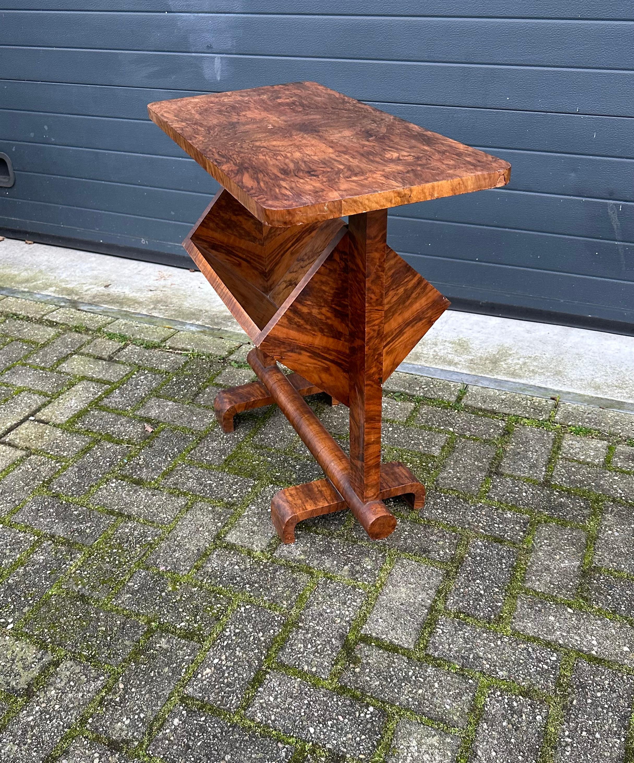 Rare & Practical Art Deco Burl Walnut Wood End or Side Table / Book Trough 1920 In Good Condition In Lisse, NL
