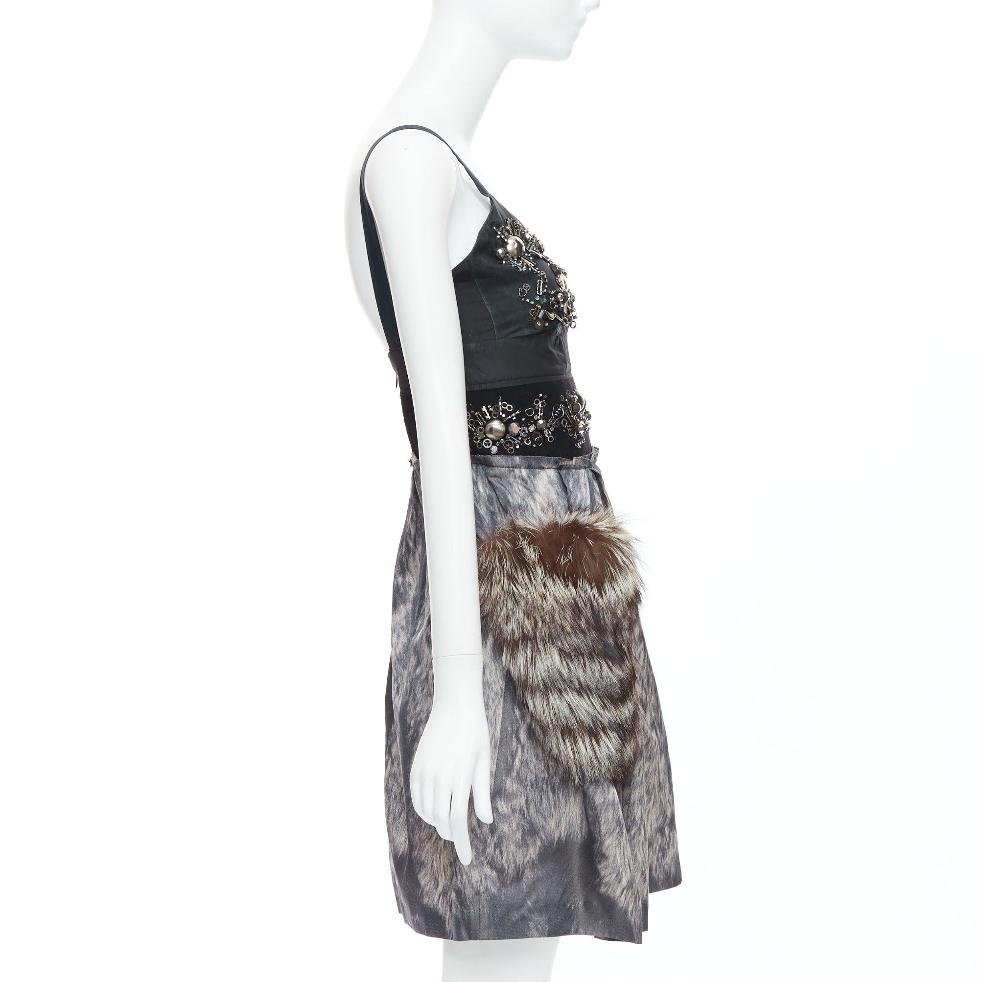 rare PRADA 2006 Runway grey silk fur bolts embellished dress IT40 S In Fair Condition For Sale In Hong Kong, NT