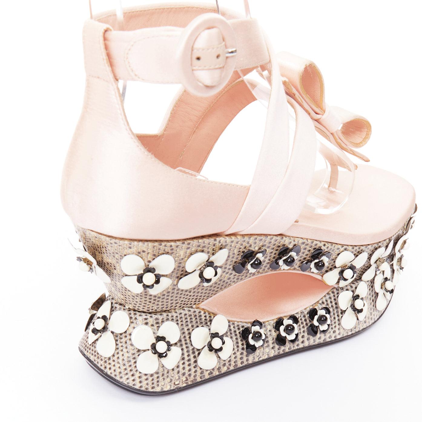selten PRADA 2013 Runway rosa Satin Blumenblatt verschönert Geisha Plattform EU36 im Angebot 3