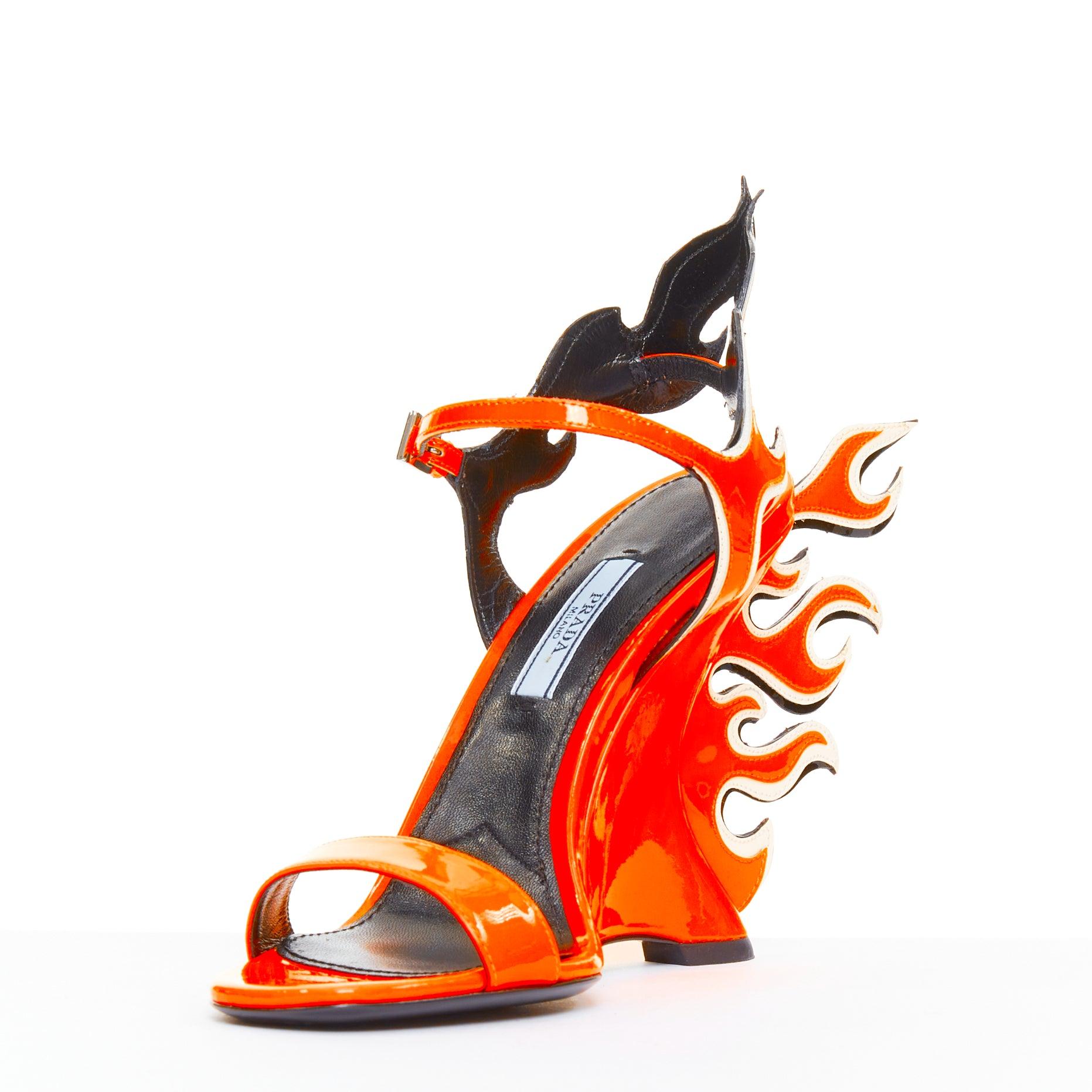 rare PRADA 2018 Flame Wedge neon orange patent Fire heel sandal EU37.5 en Nuevo estado para la venta en Hong Kong, NT