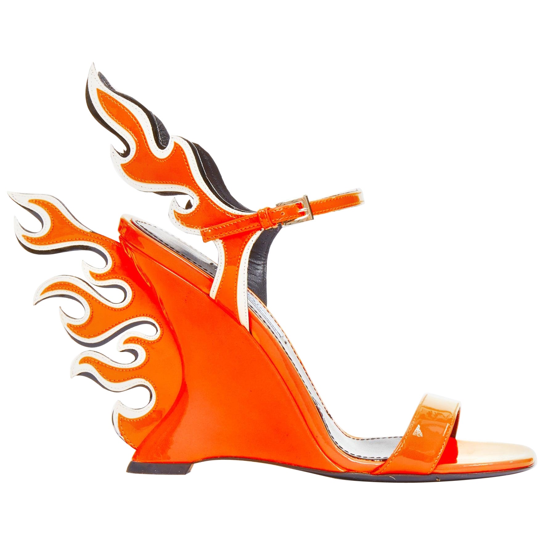 raro PRADA 2018 Flame Wedge neón naranja patente Sandalia de tacón de fuego EU38 en venta