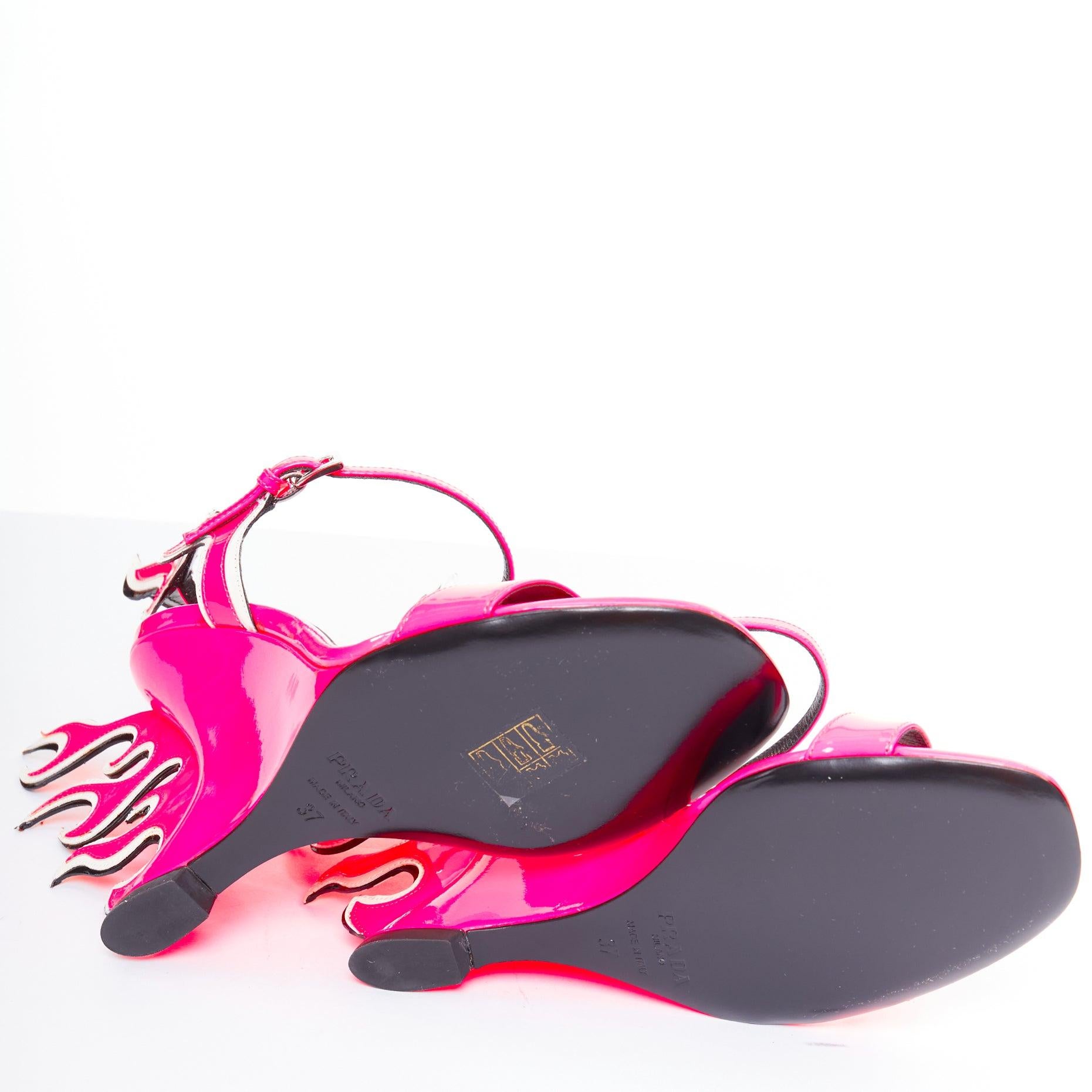 selten PRADA 2018 Flame Wedge neon pink patent Fire Absatz Sandale EU37 im Angebot 6