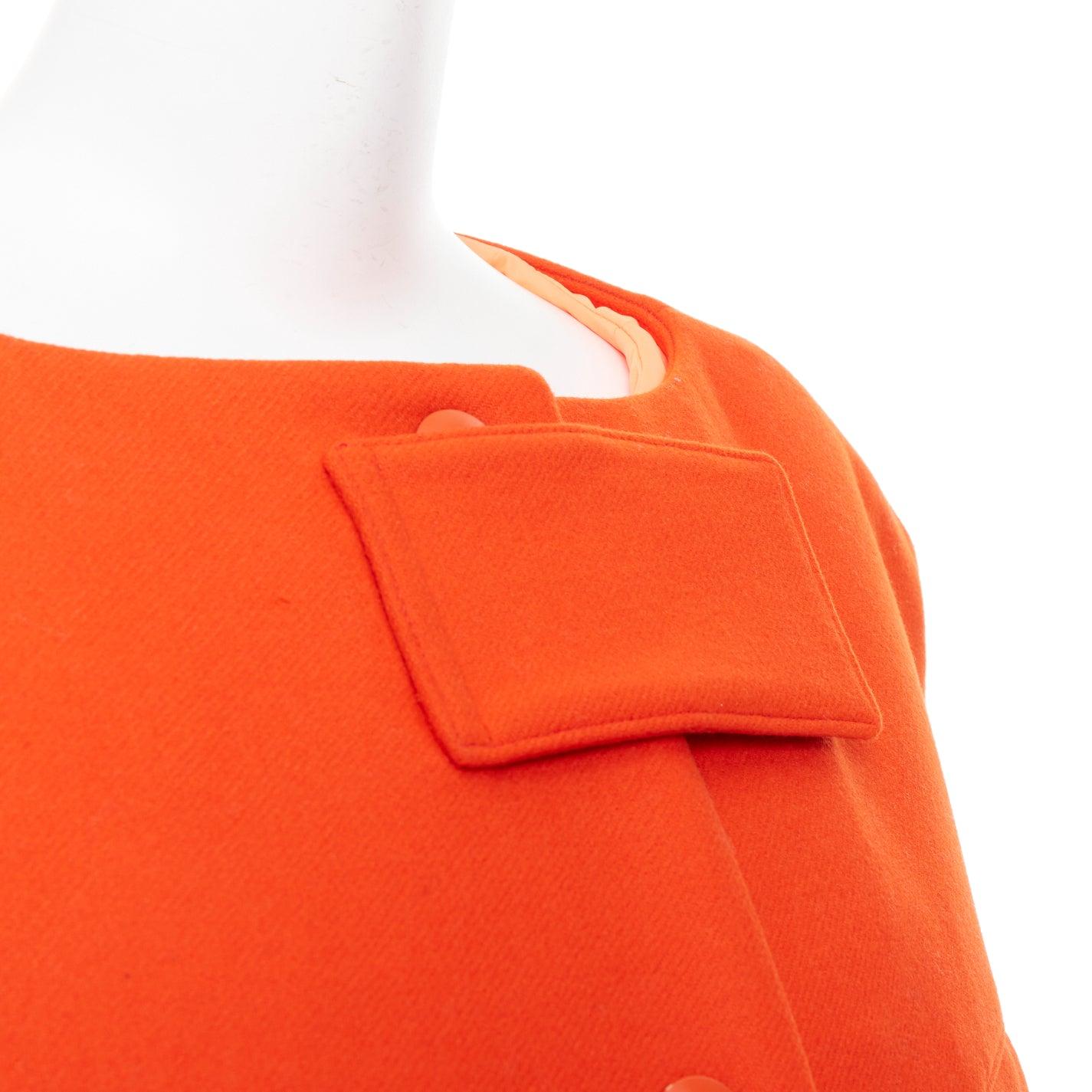 raro Prada 2018 Runway arancione in lana vergine con cintura e gilet lungo foderato IT38 XS in vendita 3
