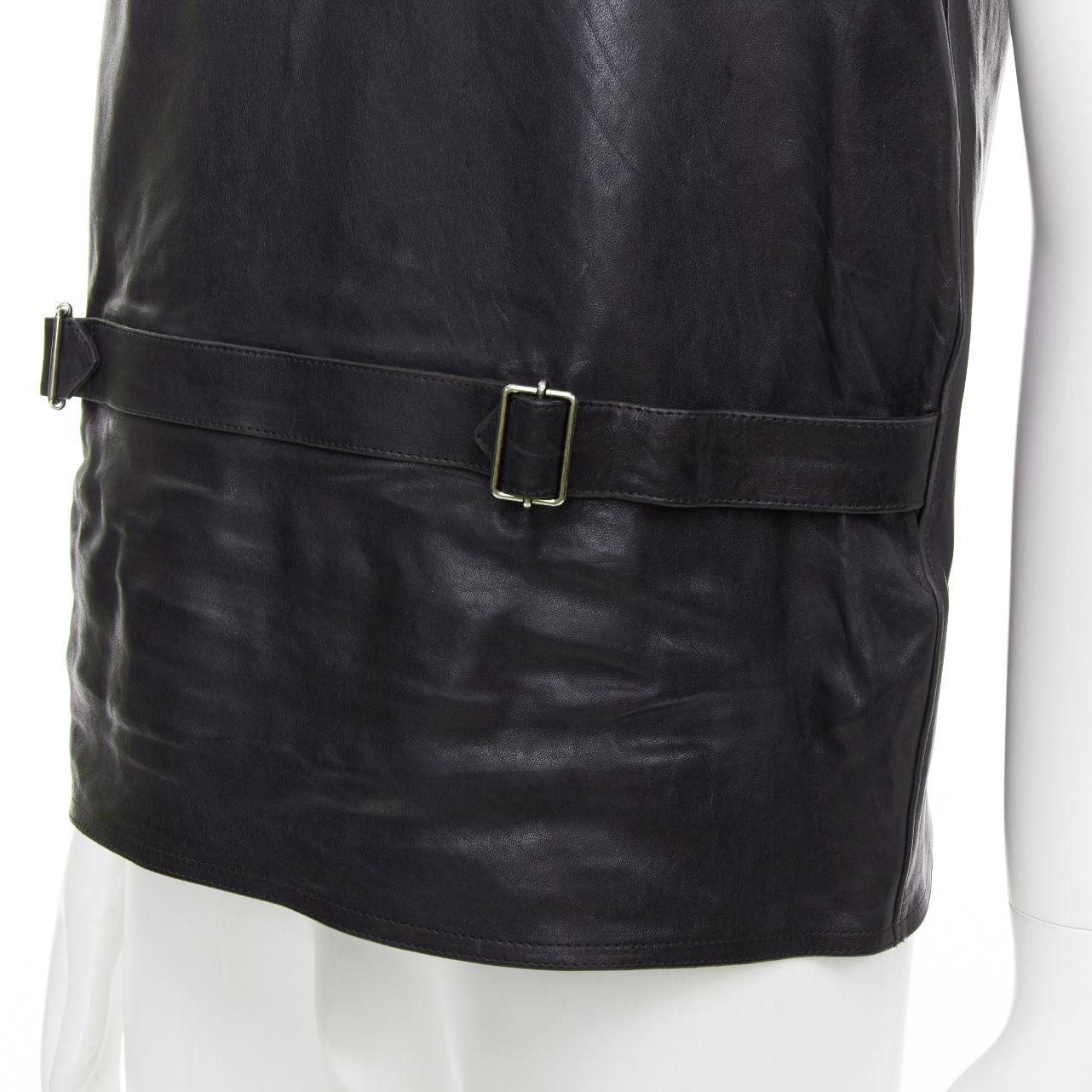 raro PRADA 2023 Pasarela Raf Simons Chaleco con hebilla de piel de becerro Vitello IT48 M en venta 2