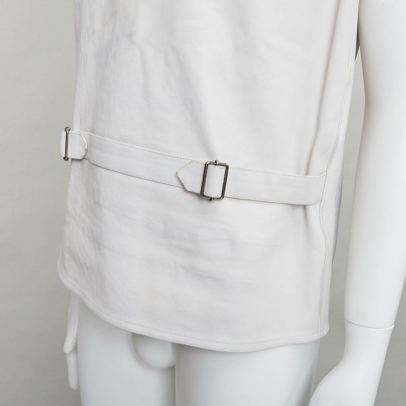 Gris rare PRADA 2023 Runway Raf Simons Gilet à boucle en cuir de veau Vitello I.L.A. en vente