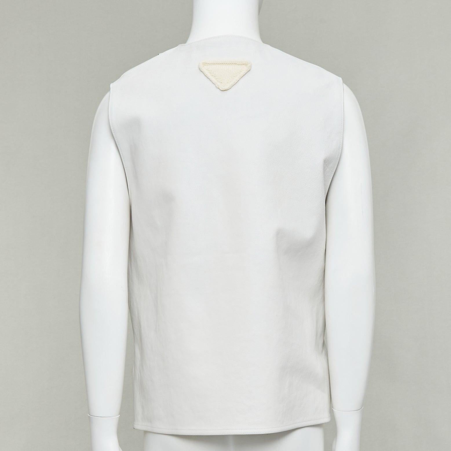 rare PRADA 2023 Runway Raf Simons Gilet à boucle en cuir de veau Vitello I.L.A. en vente 1