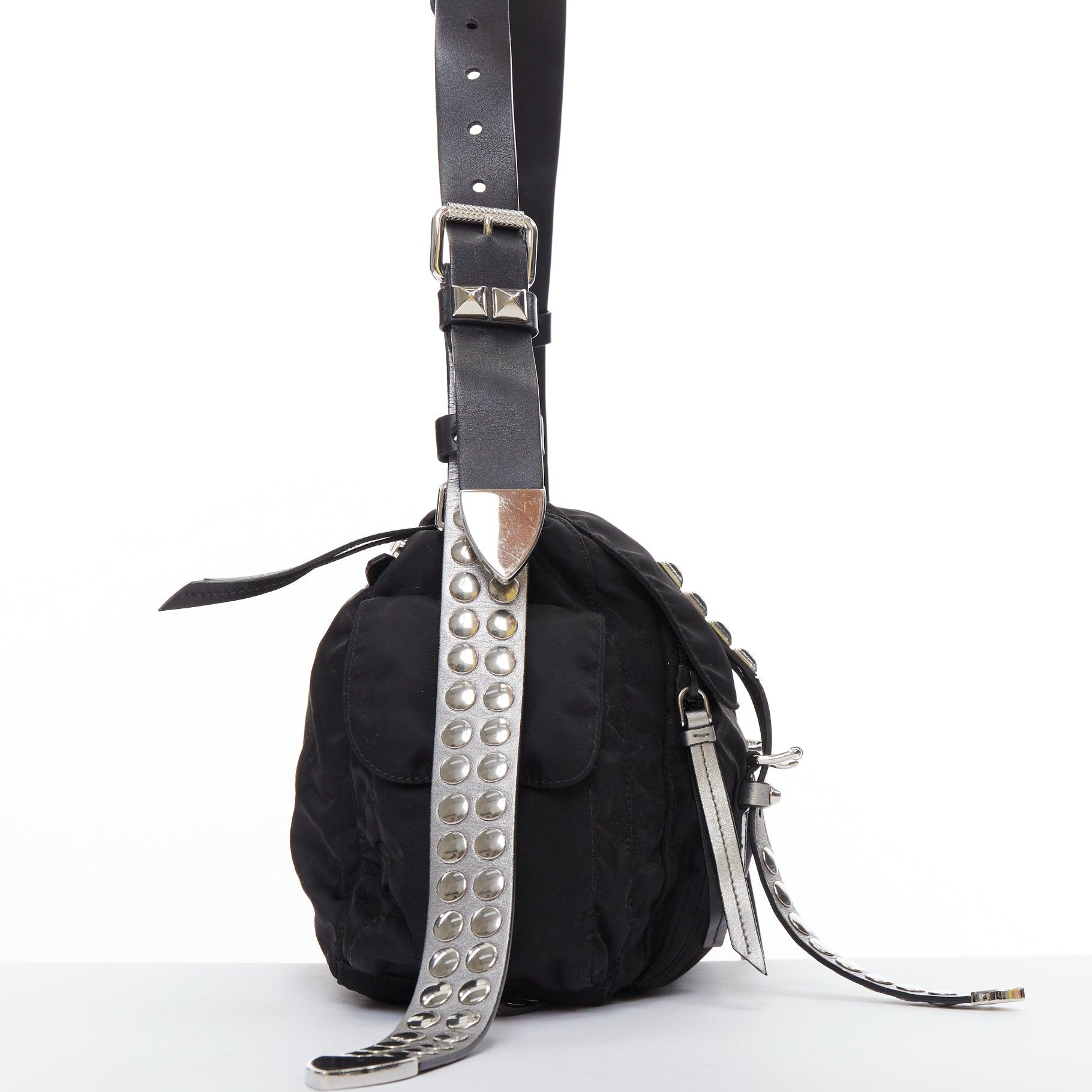 rare PRADA Vitello Vintage Twin Pocket aged leather crystal grommet tote bag In Good Condition In Hong Kong, NT