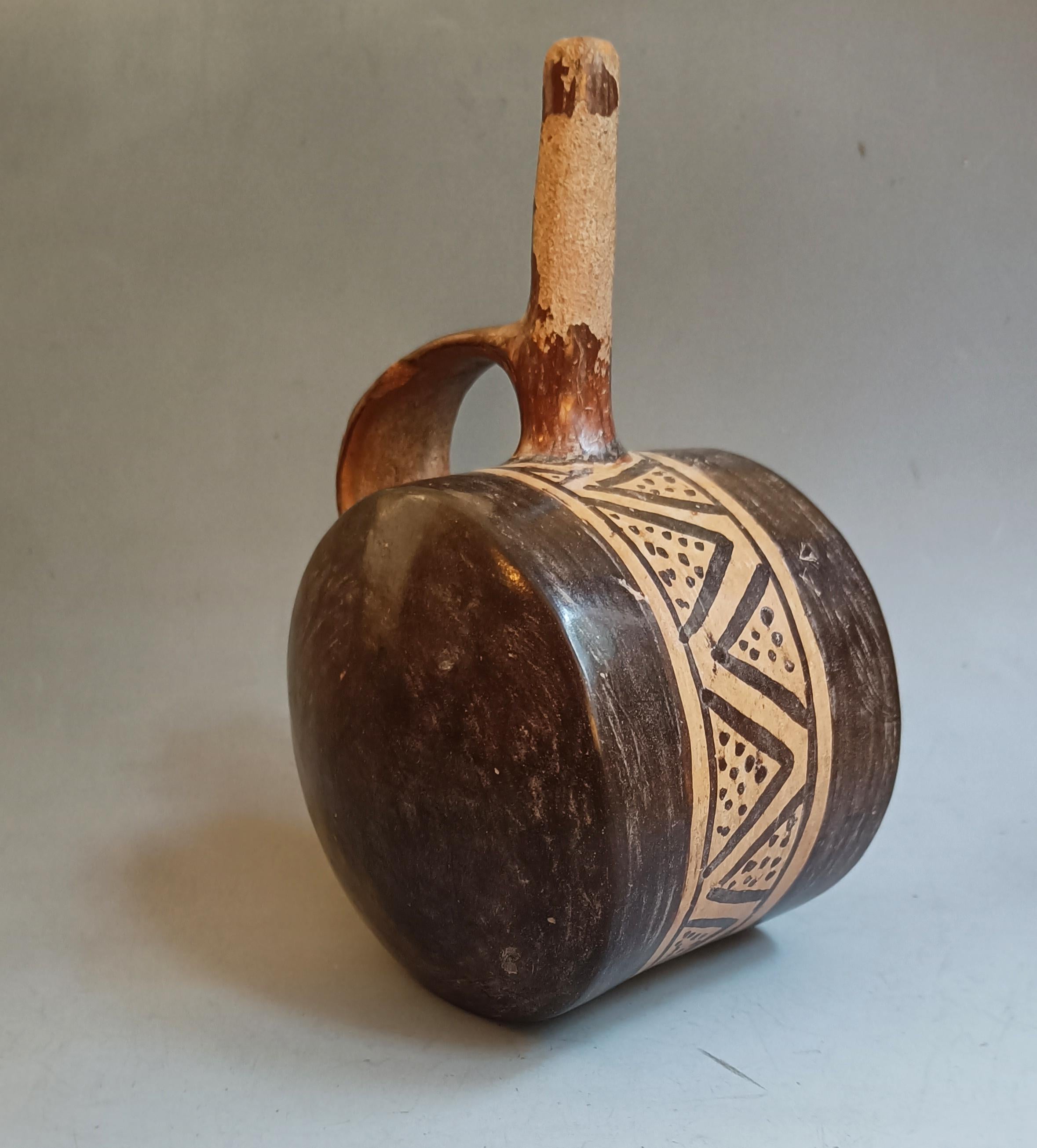 Péruvien Rare vase à tambour en céramique Pre-Columbian Nasca Art sud-américain en vente