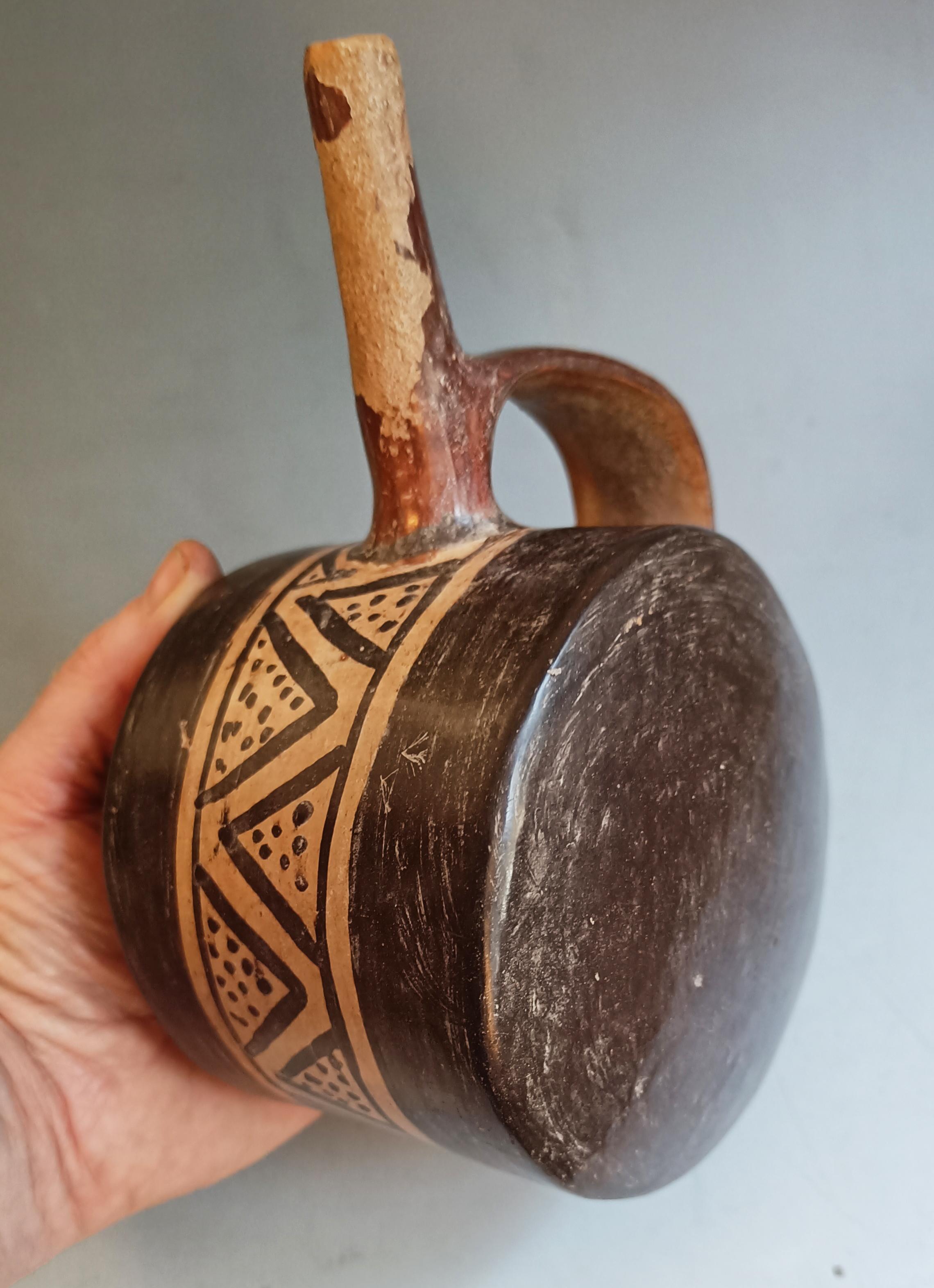 Rare vase à tambour en céramique Pre-Columbian Nasca Art sud-américain État moyen - En vente à London, GB