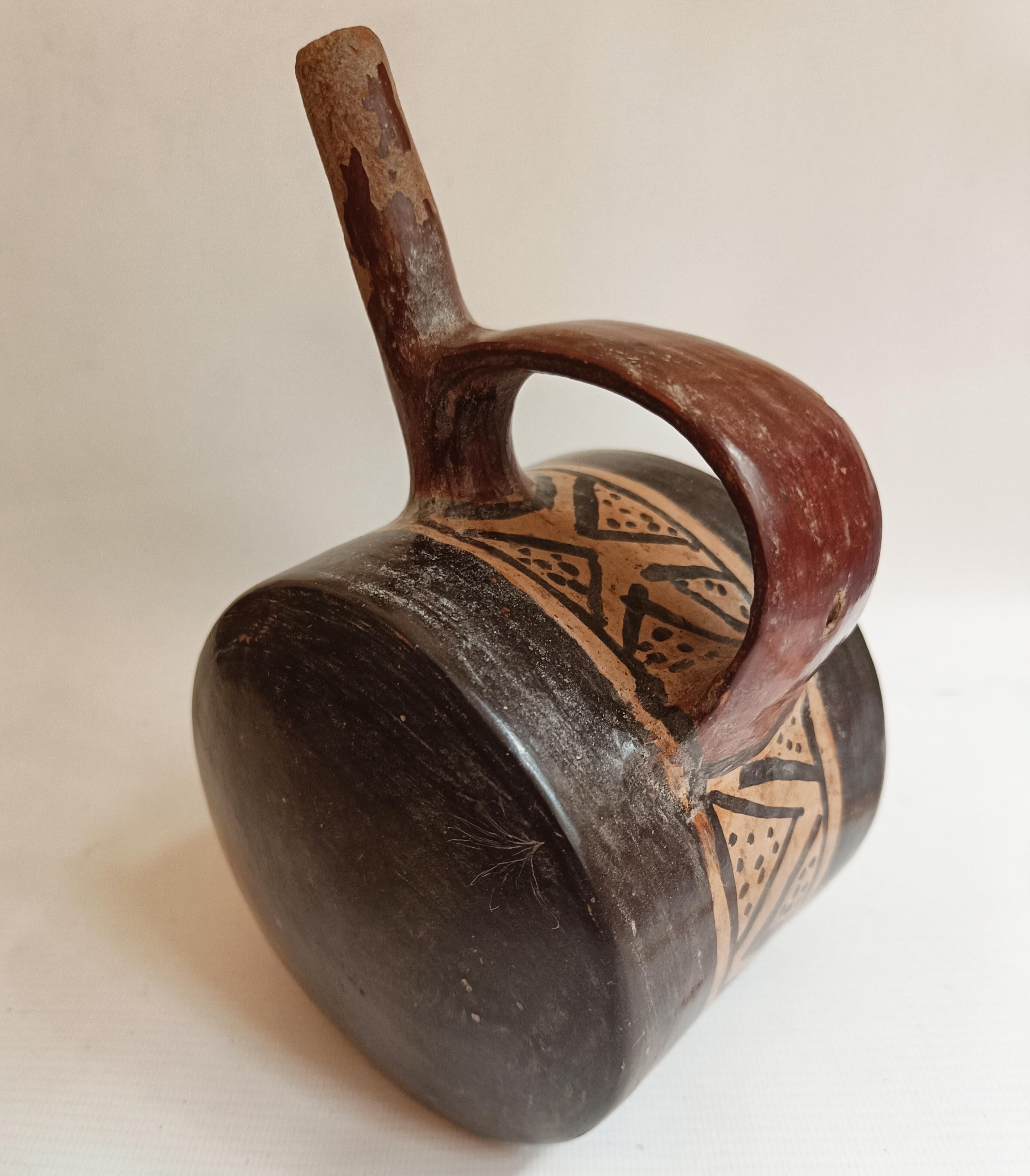 XVIIIe siècle et antérieur Rare vase à tambour en céramique Pre-Columbian Nasca Art sud-américain en vente