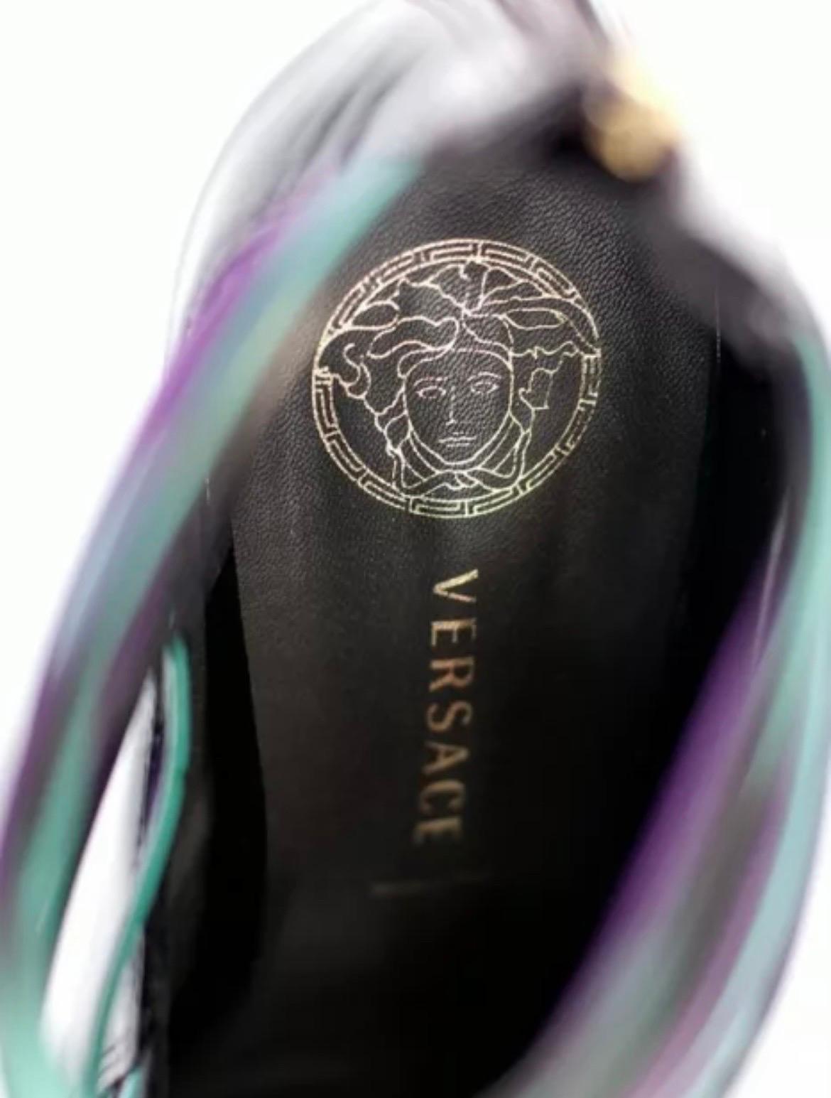 Rare Pre-Fall 2011 Versace Patent Leather Open Toe Platform Boots 40 - 10 For Sale 4
