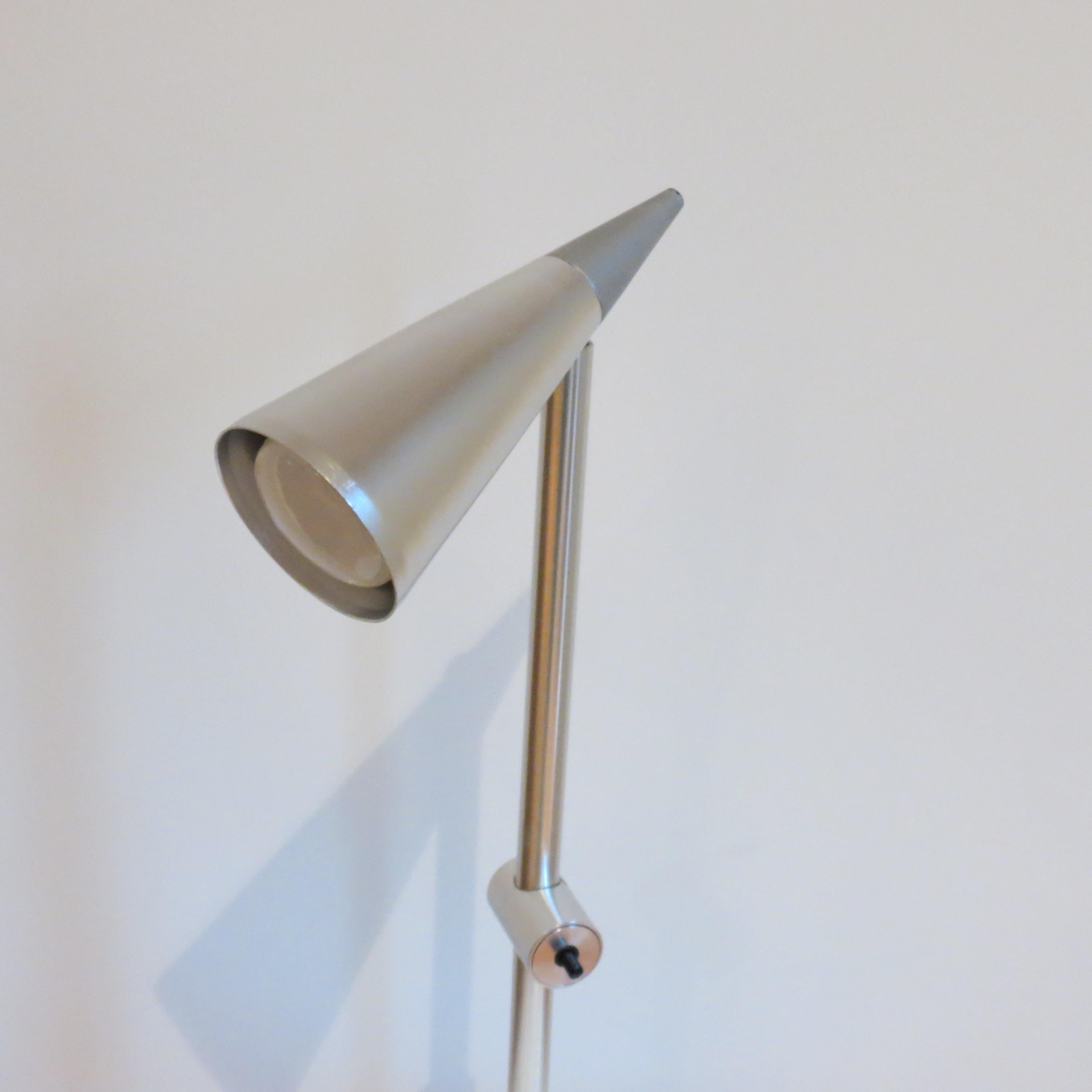 Raro prototipo de lámpara de escritorio de aluminio de Peter Nelson Años 60 en venta 11