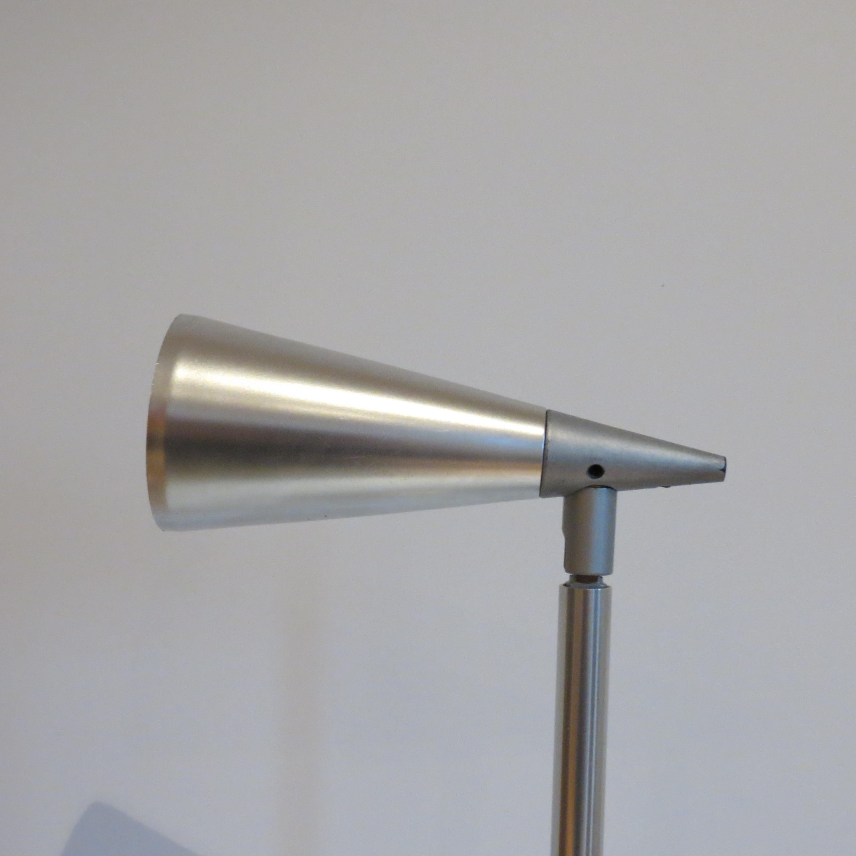 Raro prototipo de lámpara de escritorio de aluminio moderna de mediados de siglo de Peter Nelson Años 60 en venta 2